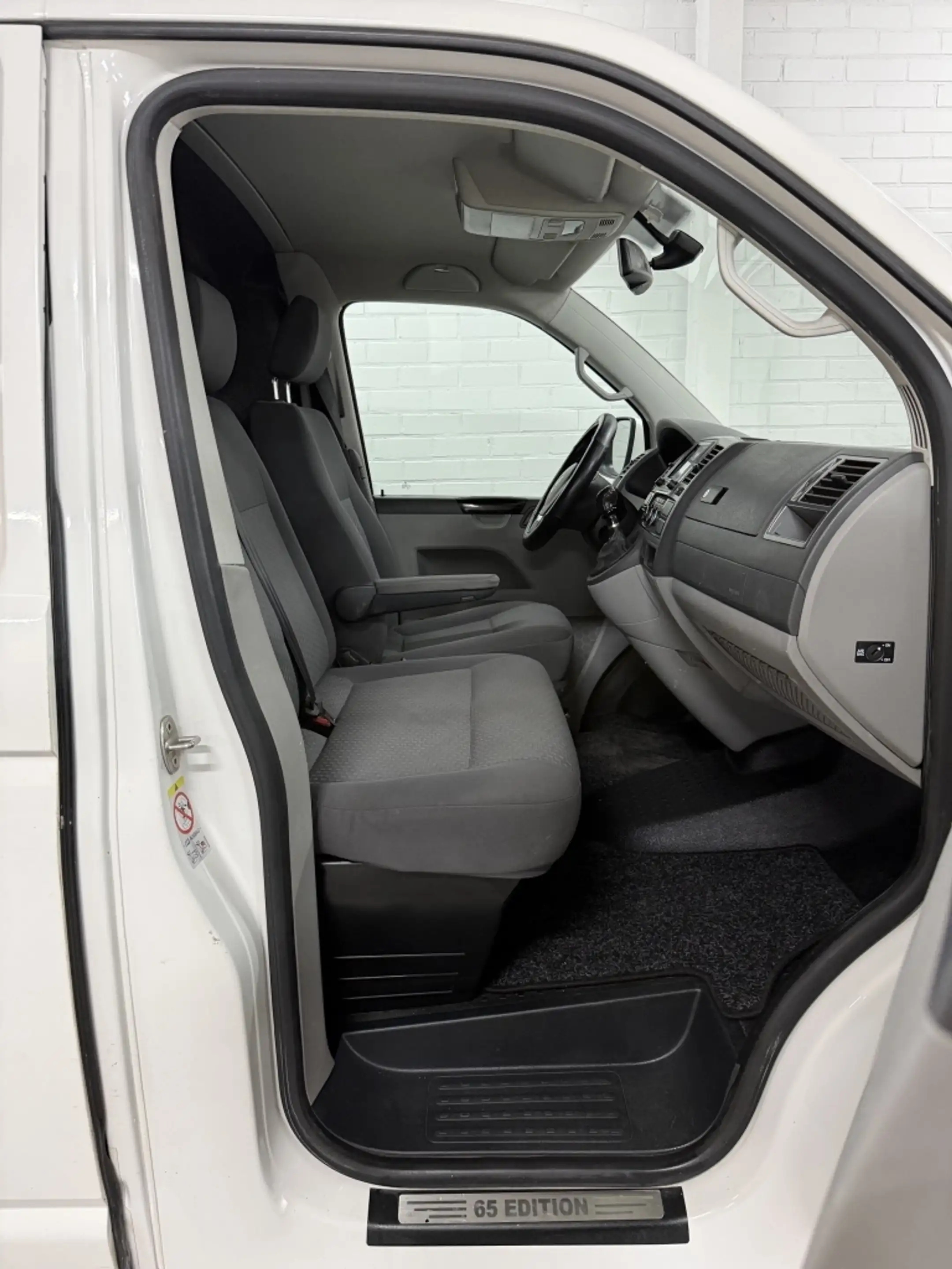 Volkswagen Transporter 2.0 TDI L2H1 65 Edition! Carplay/PDC/Trekhaak/Airc — photo 11
