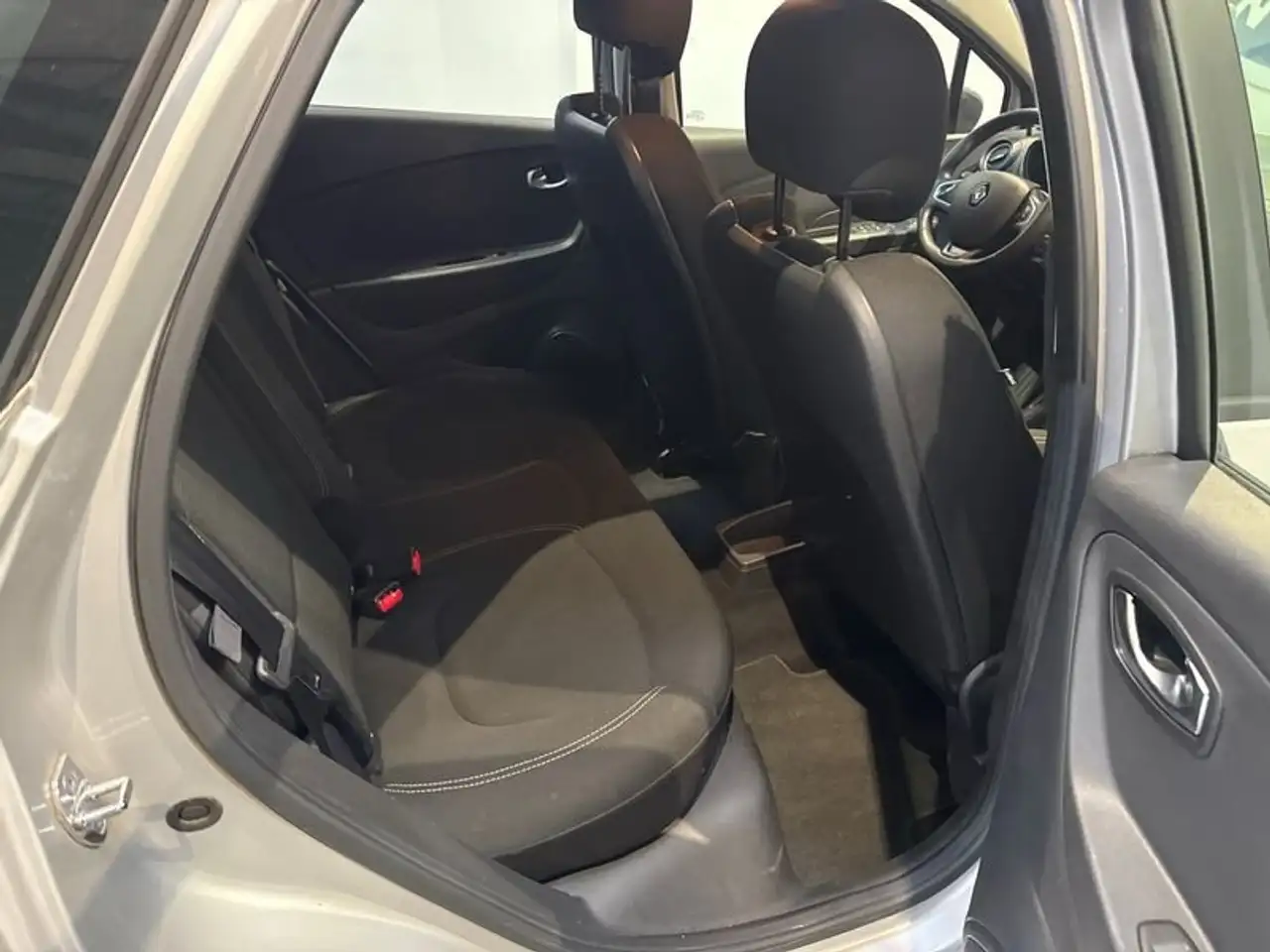 Renault Captur — photo 11