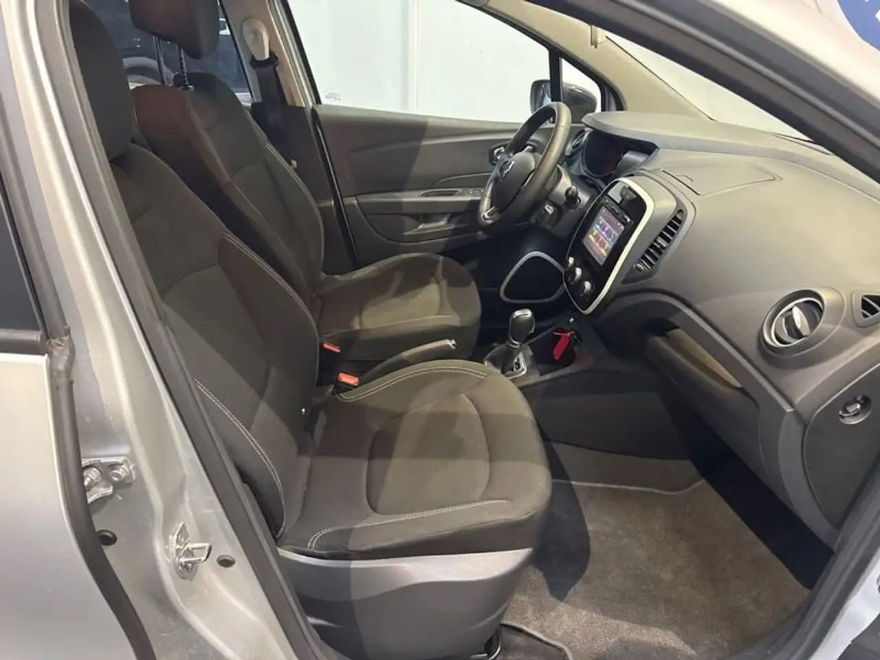 Renault Captur — photo 12