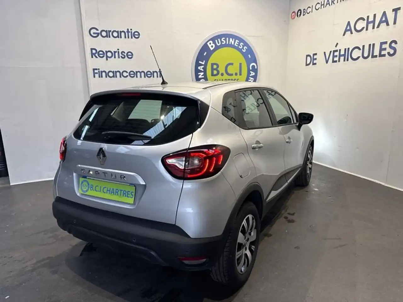 Renault Captur — photo 5