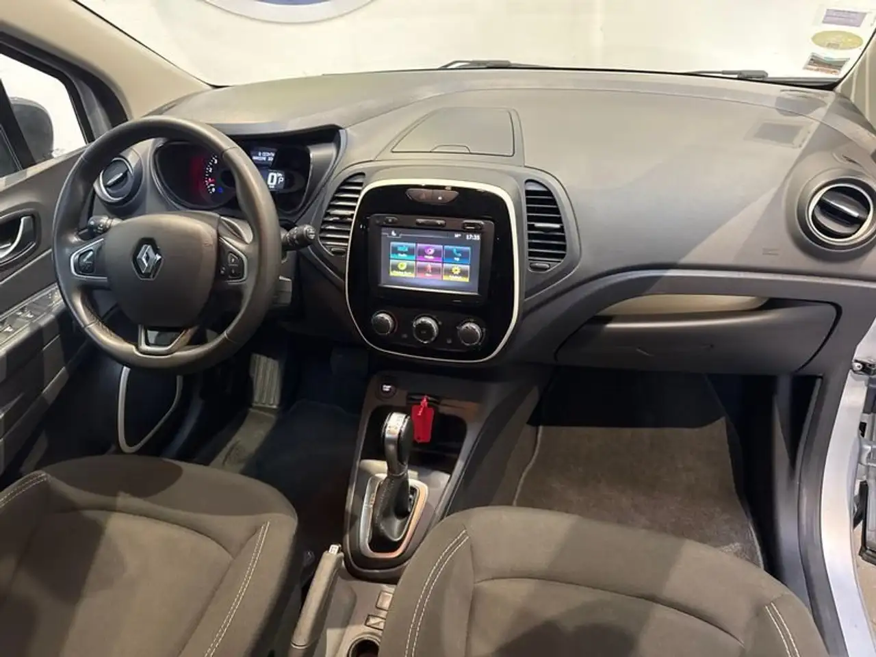Renault Captur — photo 13