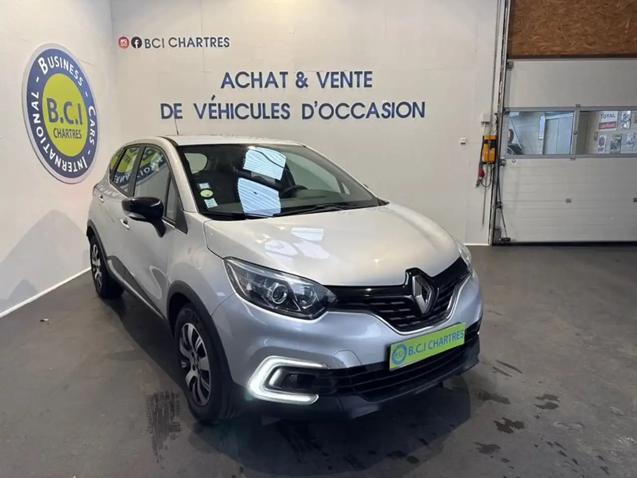 Renault Captur — photo 2