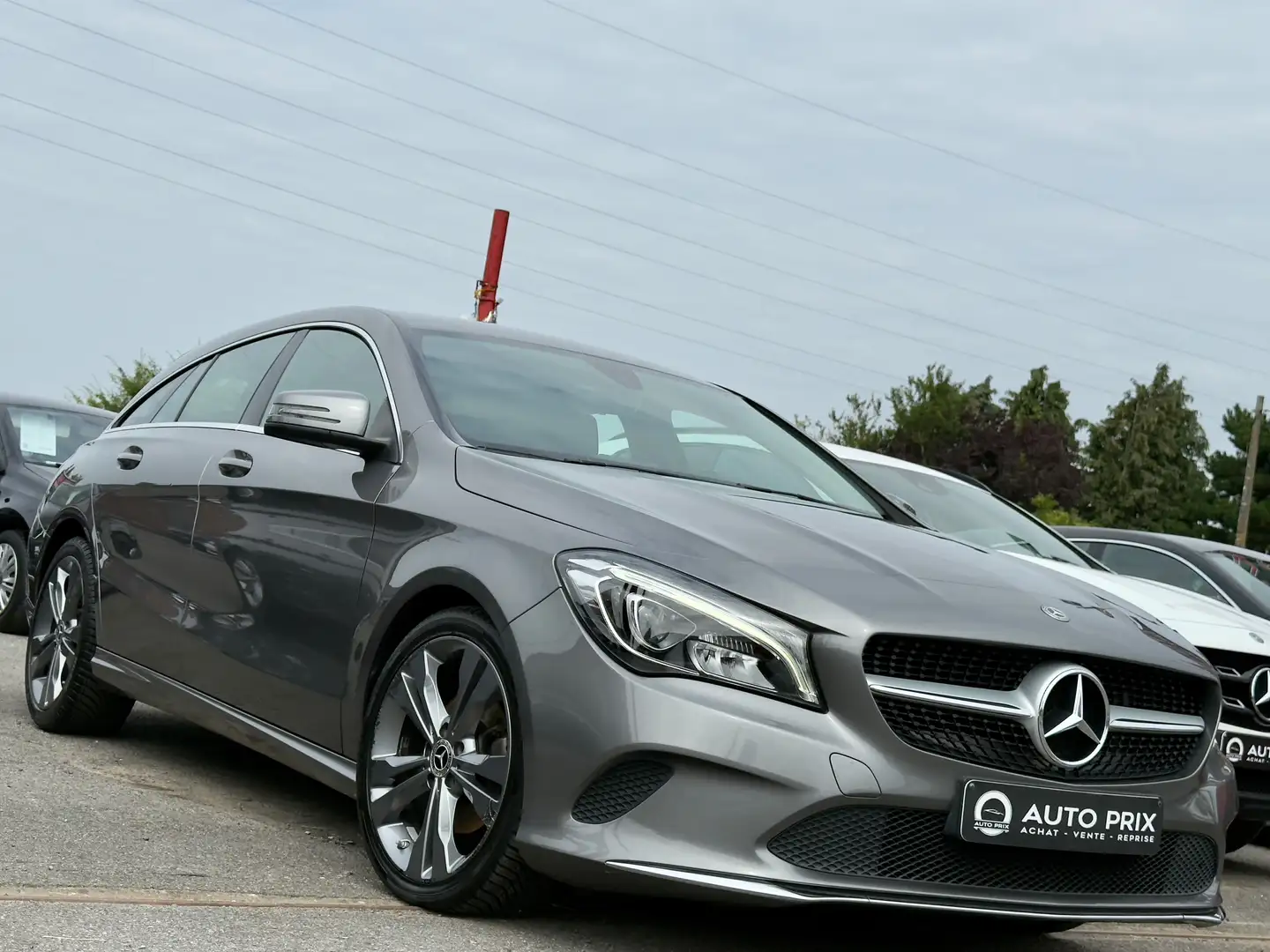 Mercedes-Benz CLA 180 d BE Edition Navi Cuir Cam LED Carnet Euro 6b Gris - 2