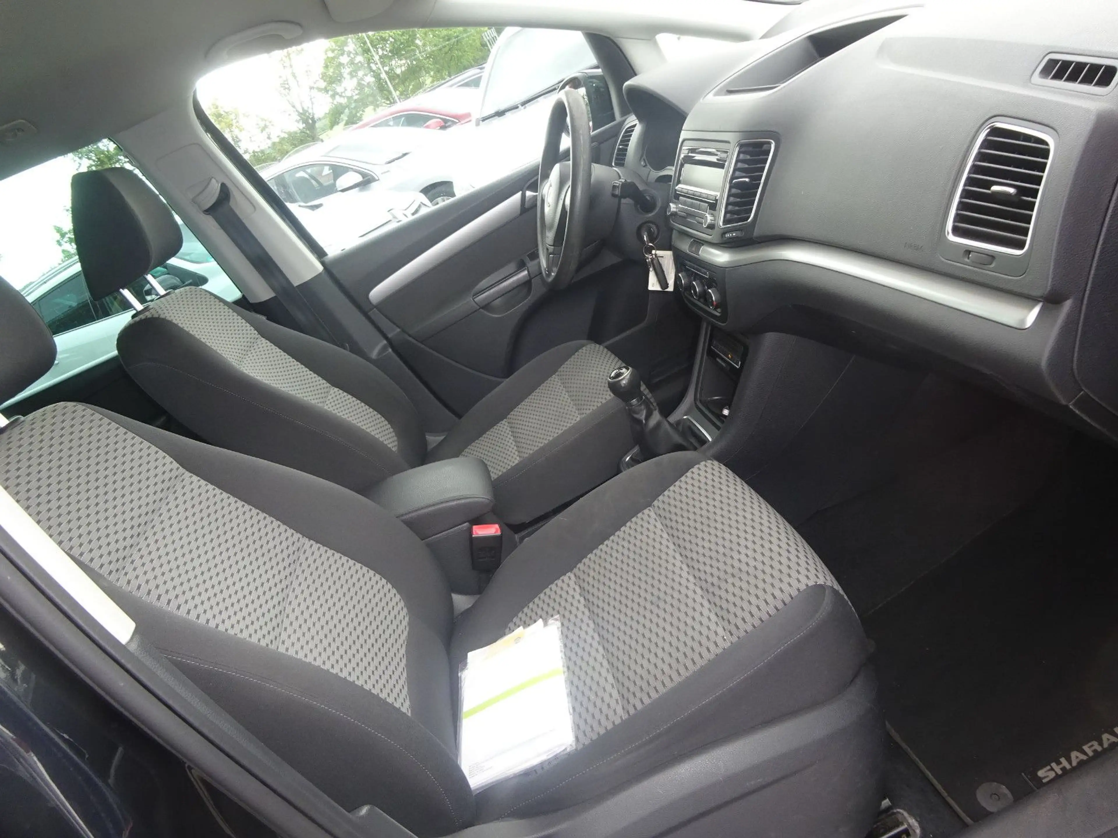 Volkswagen Sharan 2.0 TDI BlueMotion Technology Trendline — photo 11