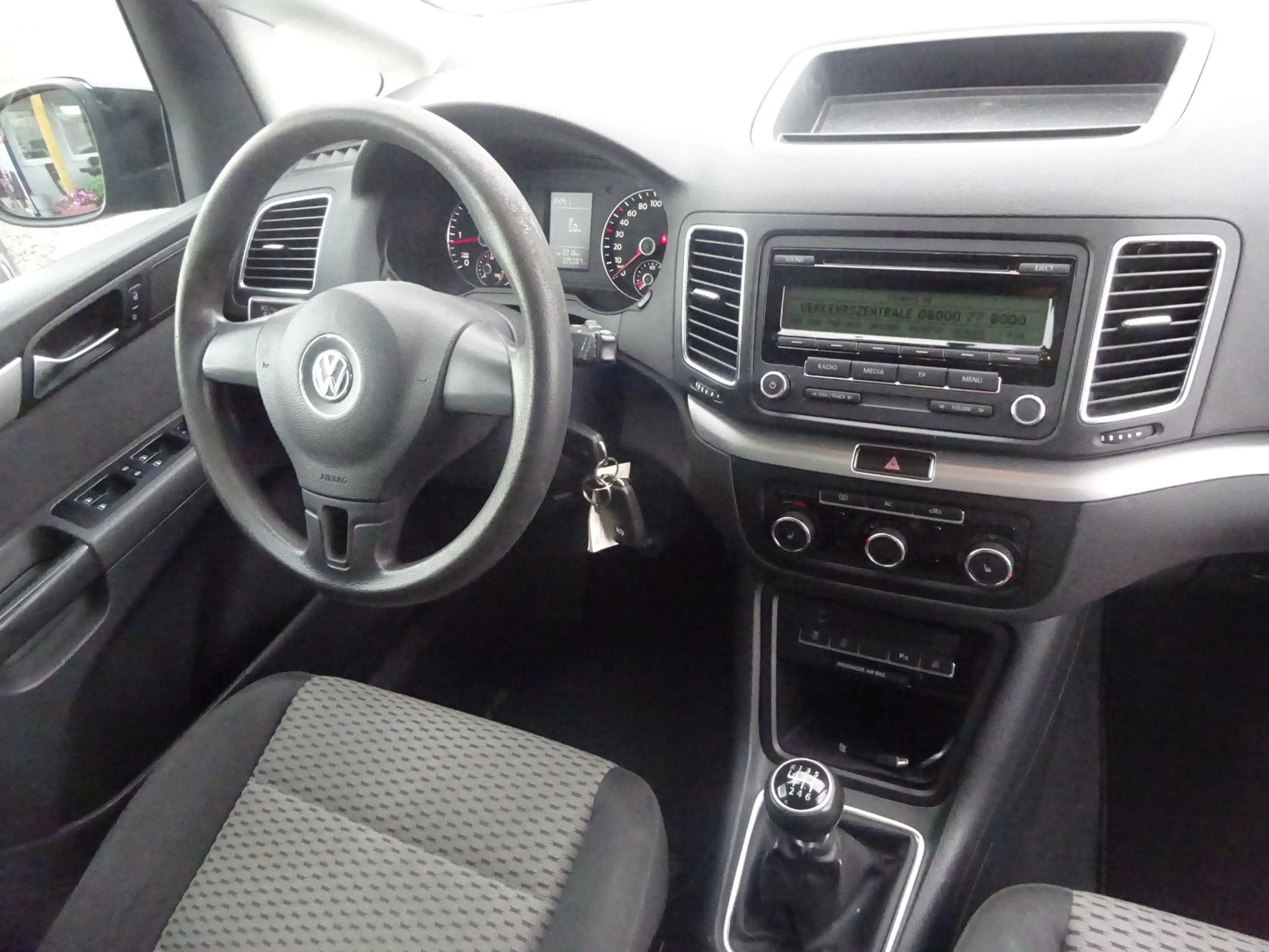 Volkswagen Sharan 2.0 TDI BlueMotion Technology Trendline — photo 12