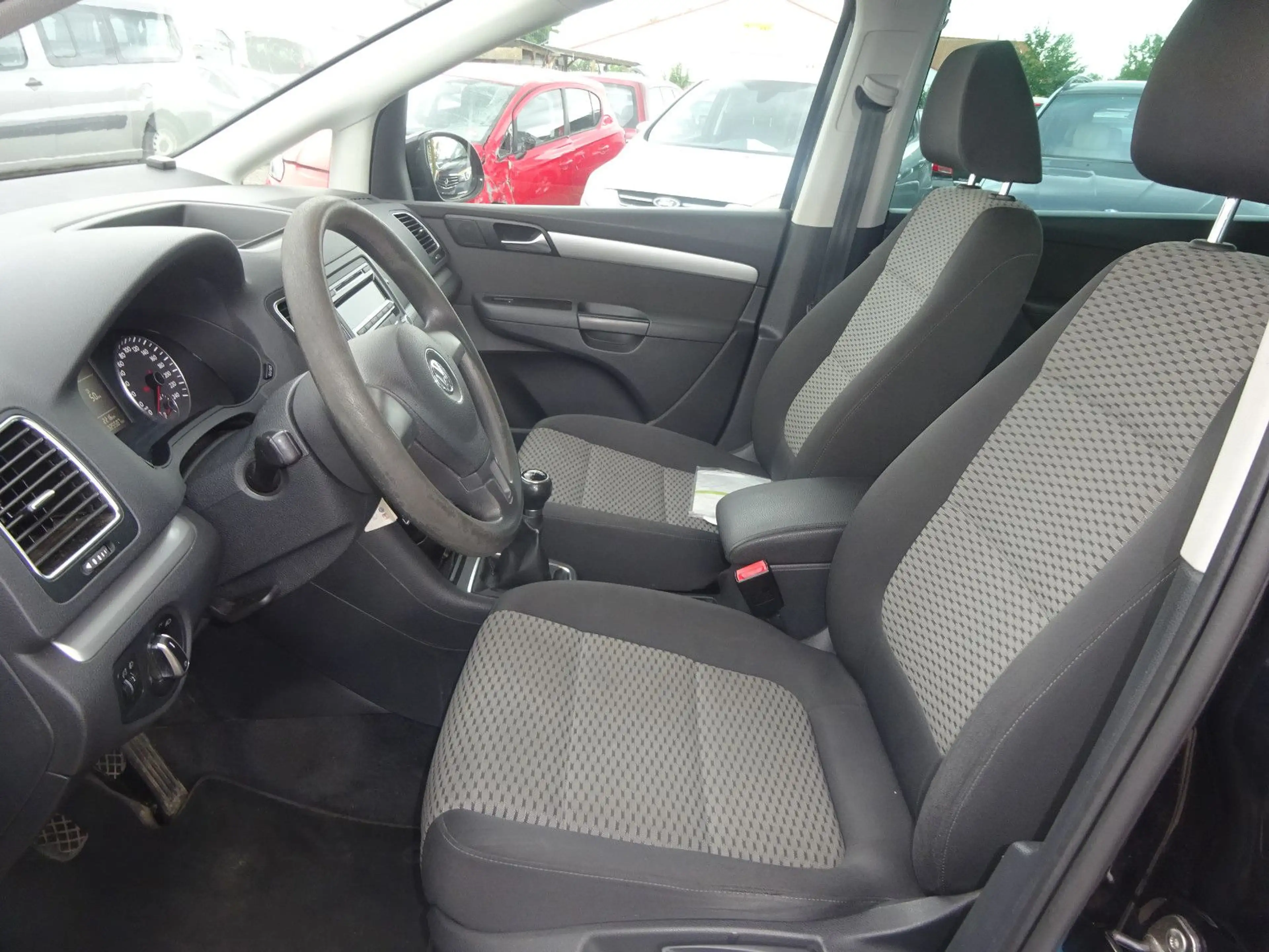 Volkswagen Sharan 2.0 TDI BlueMotion Technology Trendline — photo 7