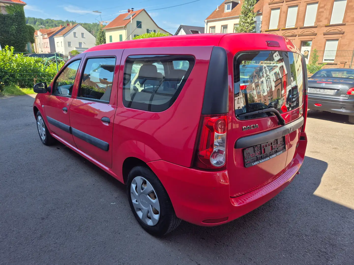 Dacia Logan Ambiance " 1 Hand, TÜV / AU neu " Red - 2
