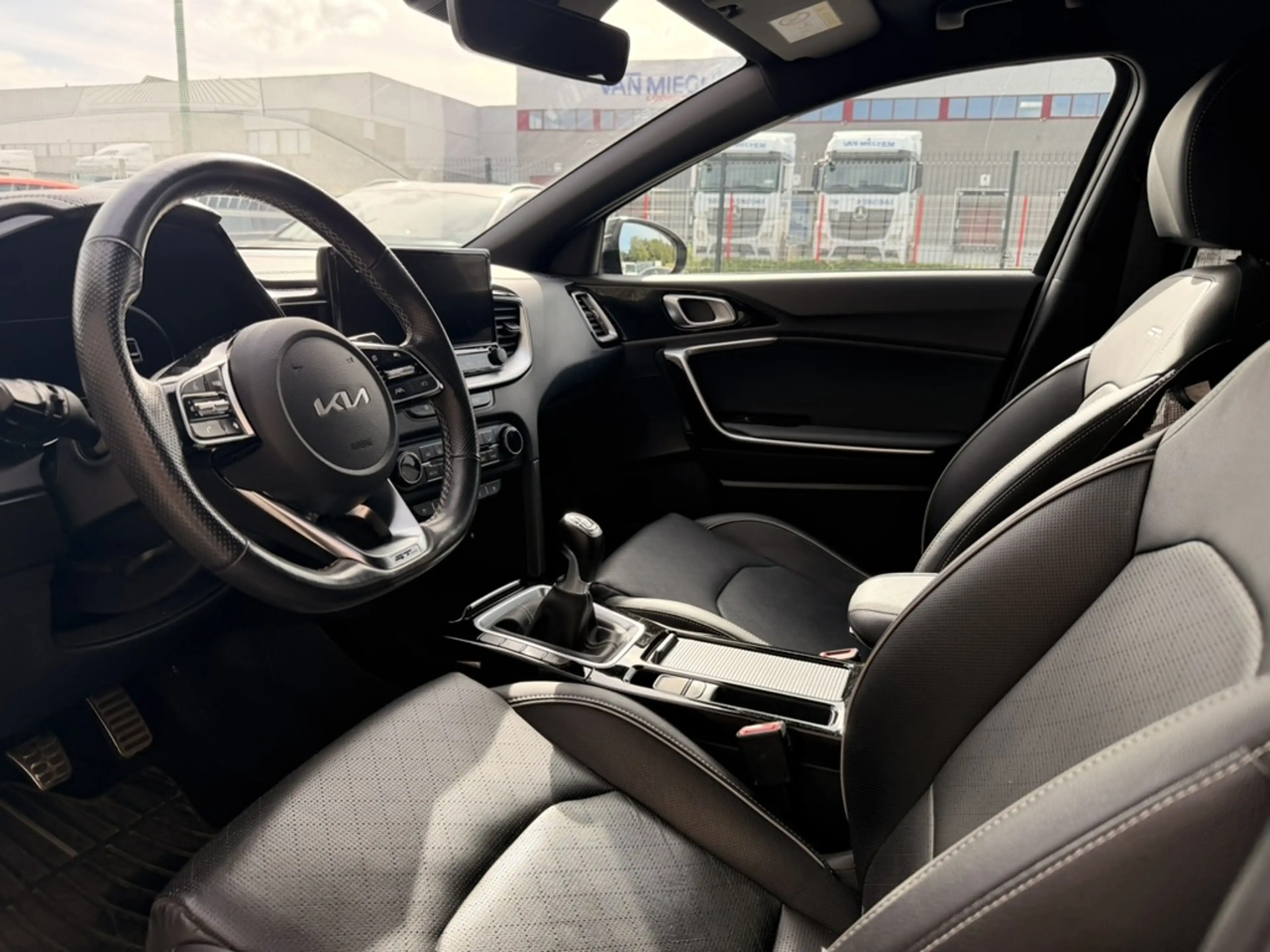 Kia Ceed / cee'd @ SERVICARS FLEURUS - 0451/065.214 KIA Ceed 1.5 T-GDi GT-Line - FULL - GARANTIE 2031 — photo 10
