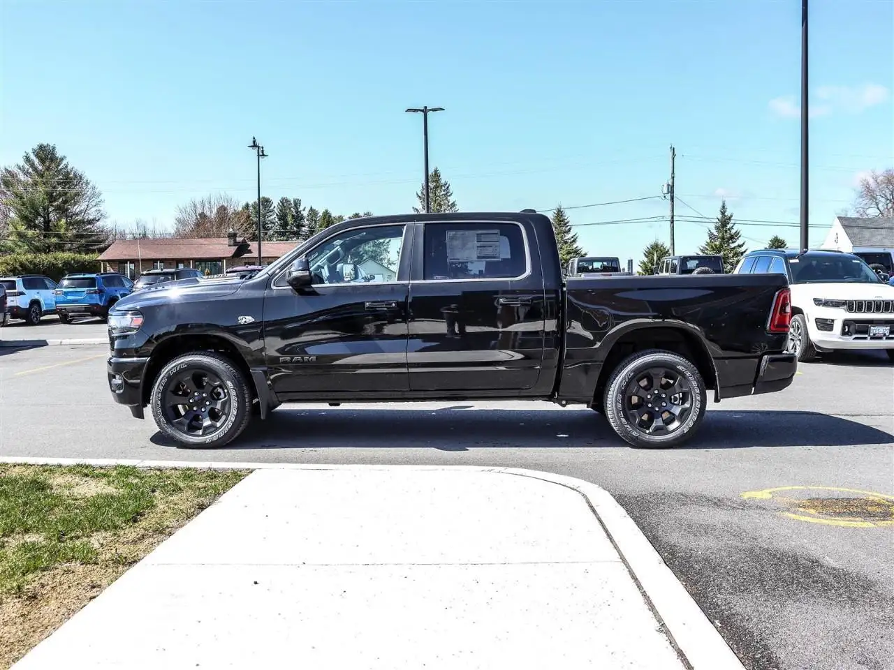 RAM 1500 снимка RAM 1500