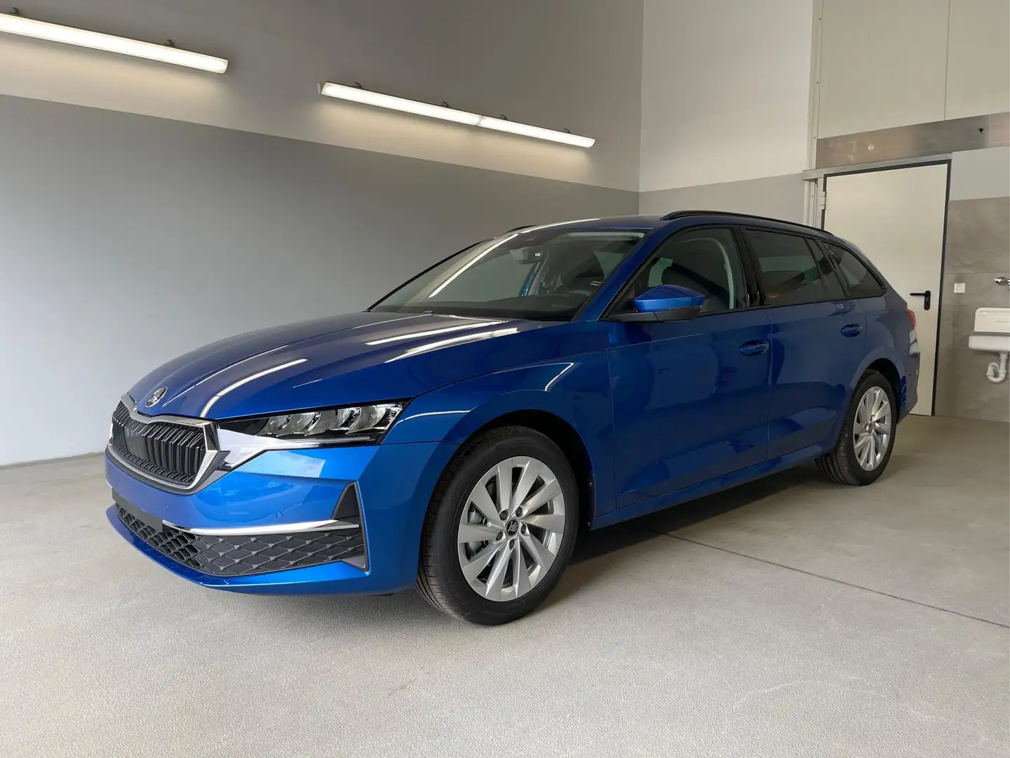 Skoda Octavia Combi Facelift Selection 150 PS DSG AHK+Navi+AC... Niebieski - 1