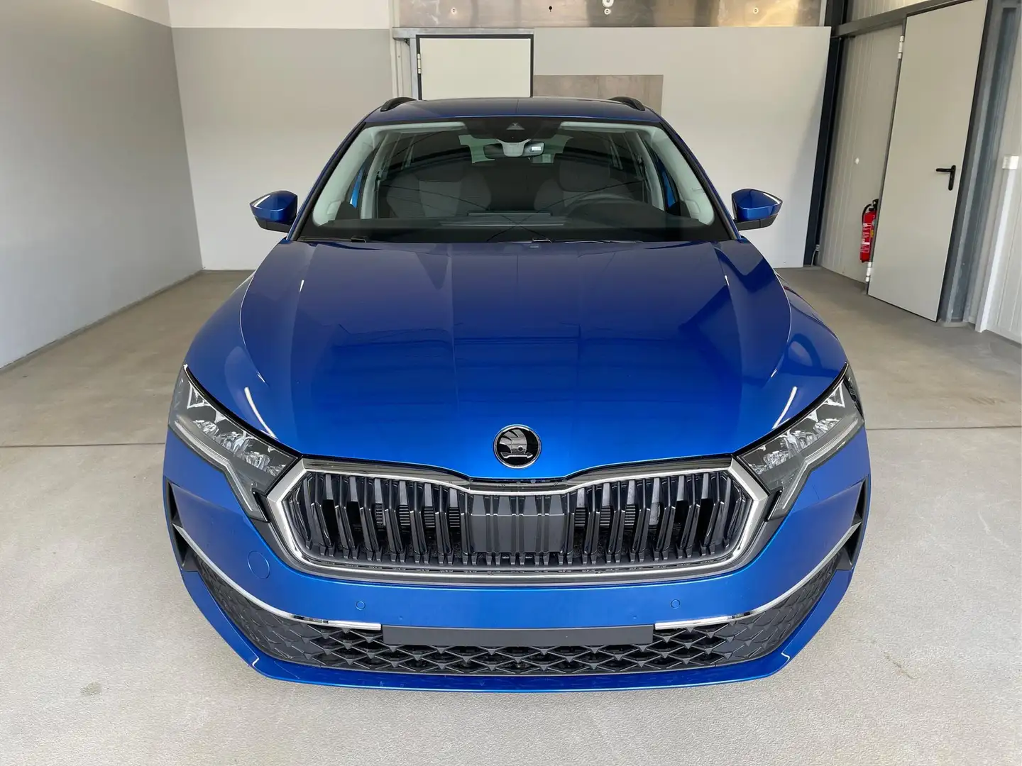 Skoda Octavia Combi Facelift Selection 150 PS DSG AHK+Navi+AC... Niebieski - 2