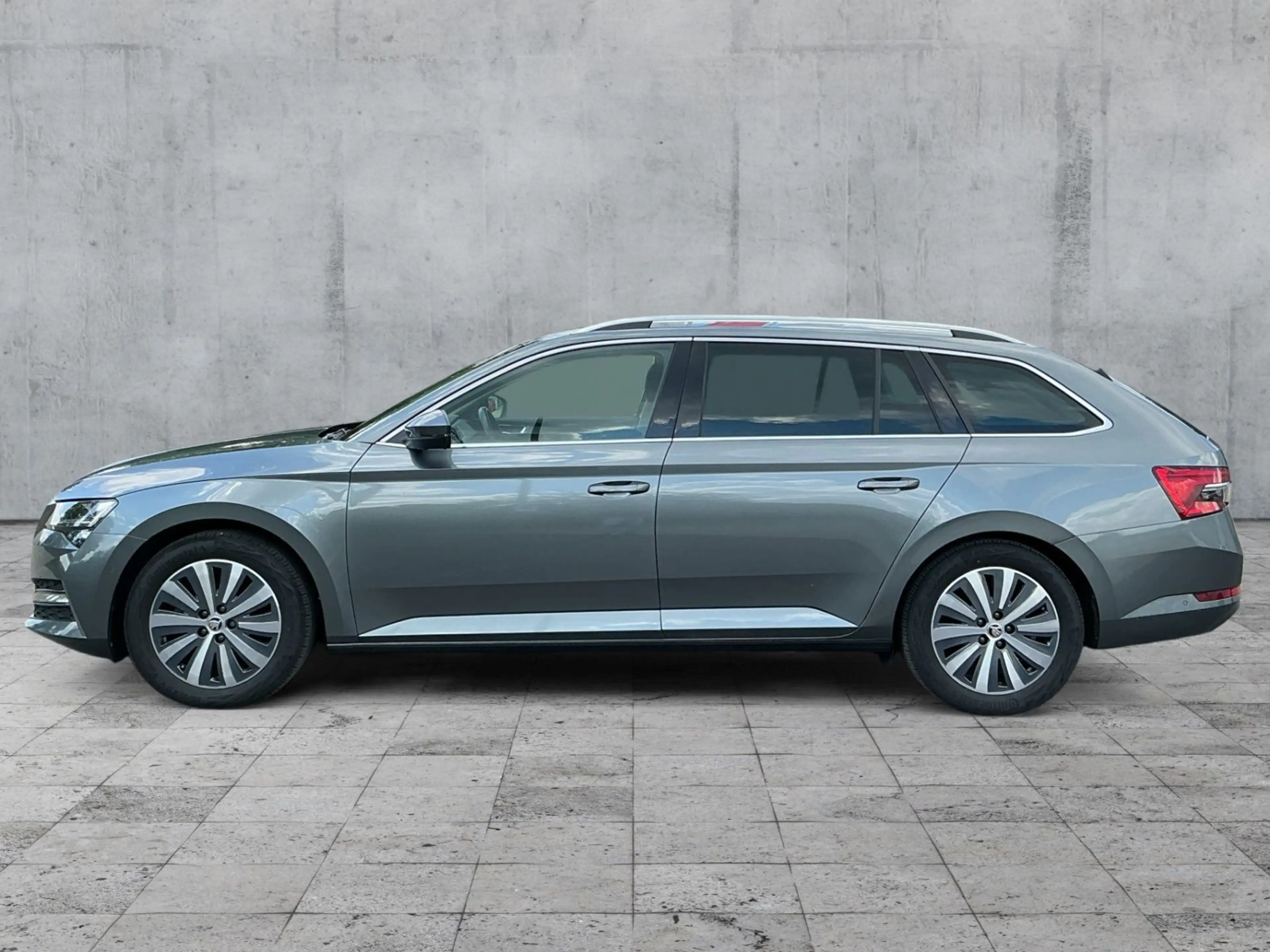 Skoda Superb Combi iV STYLE BEAM+NAVI+APP+ACC+SHZ+AHK — photo 4