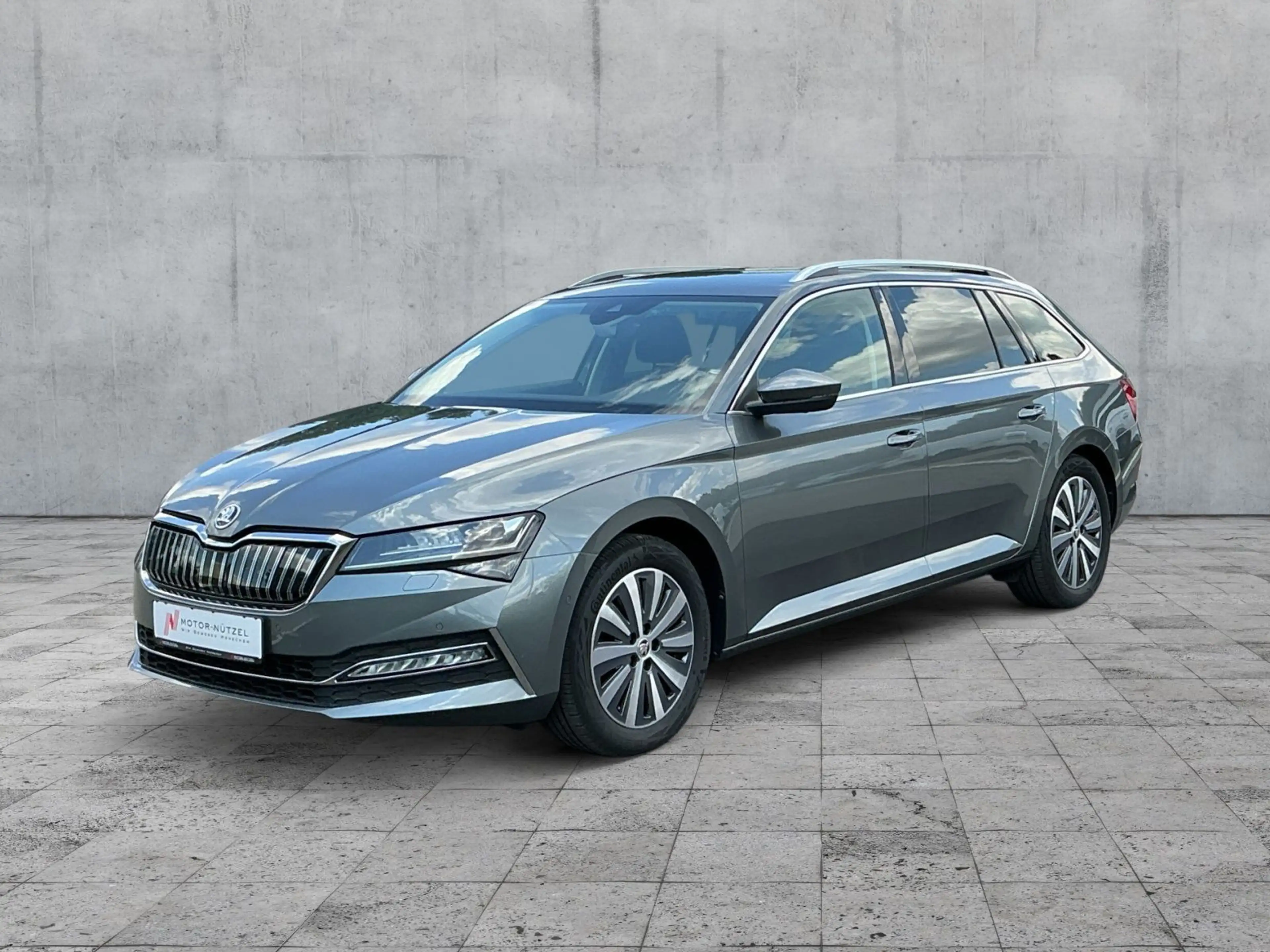 Skoda Superb Combi iV STYLE BEAM+NAVI+APP+ACC+SHZ+AHK — photo 2