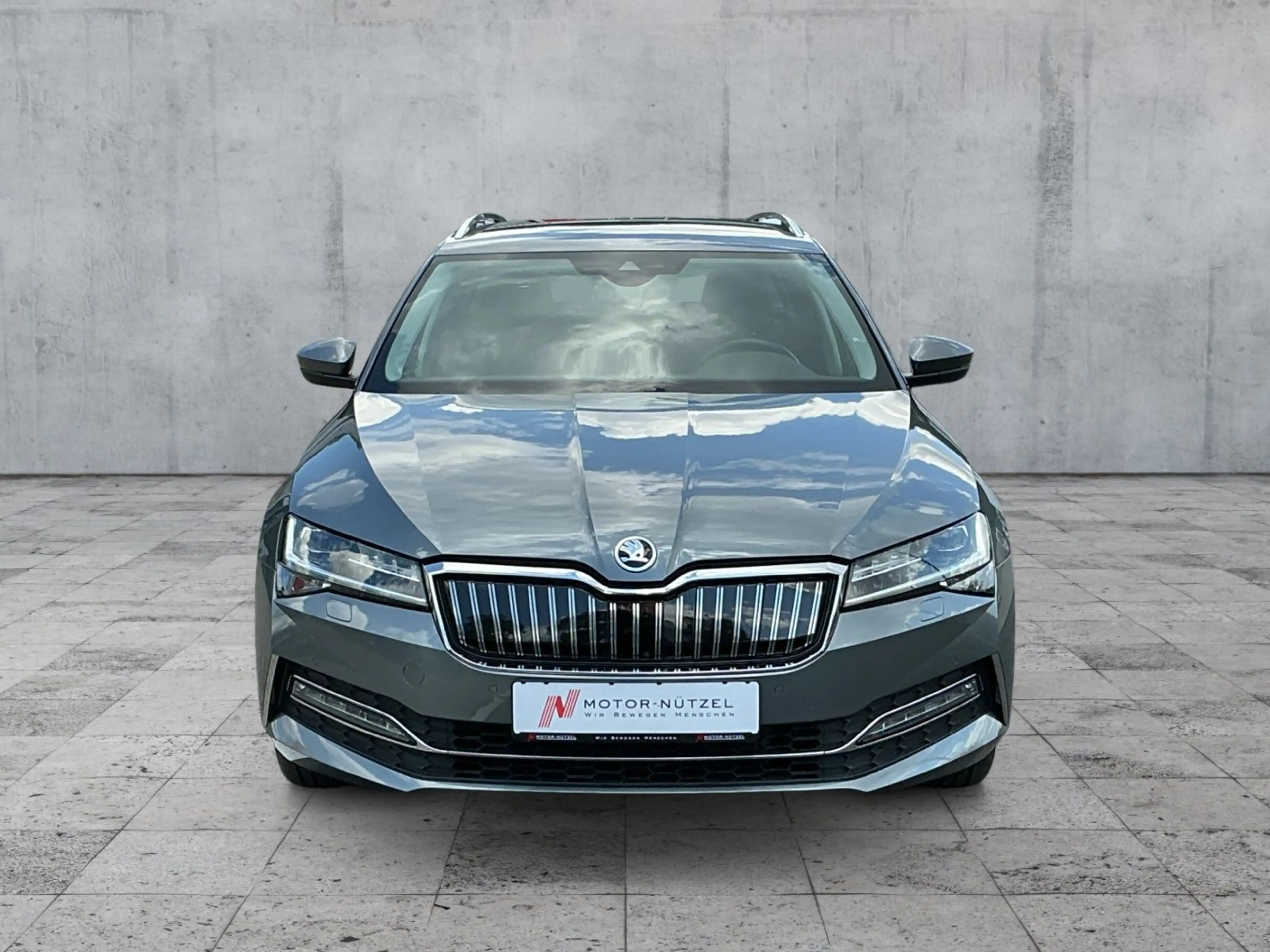 Skoda Superb Combi iV STYLE BEAM+NAVI+APP+ACC+SHZ+AHK — photo 3