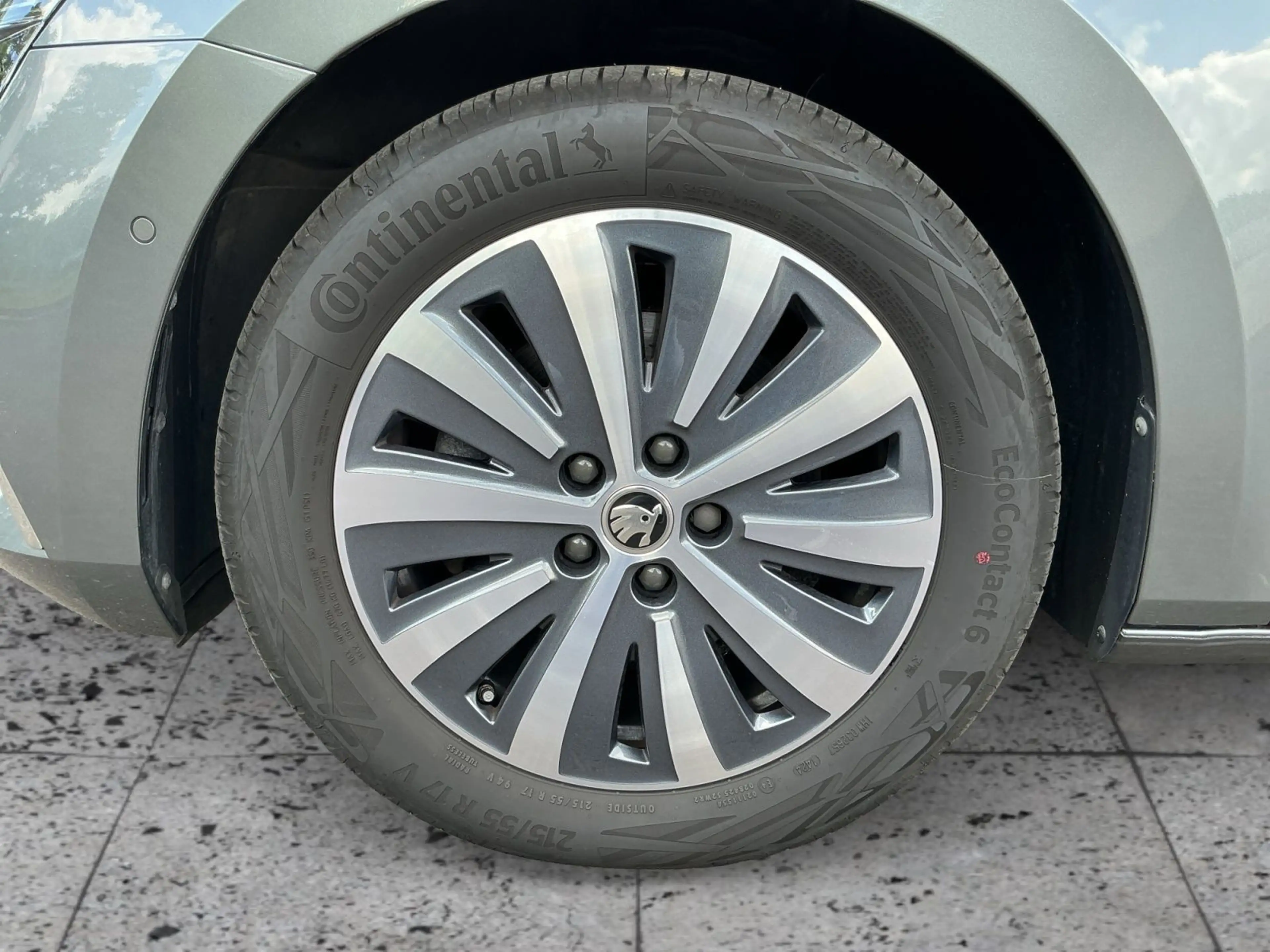 Skoda Superb Combi iV STYLE BEAM+NAVI+APP+ACC+SHZ+AHK — photo 8