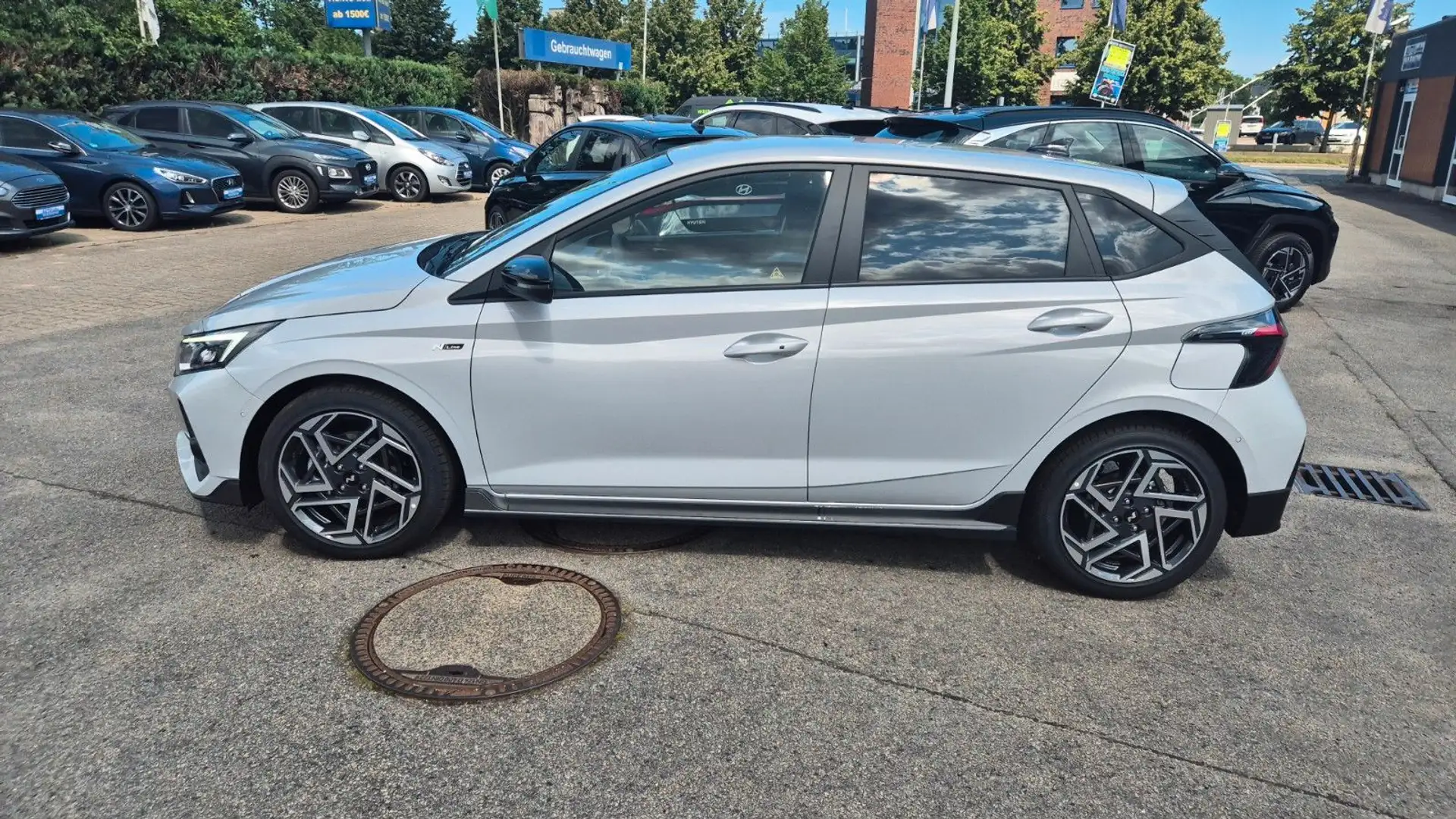 Hyundai i20 1.0 T-GDI DCT N-Line Grau - 2