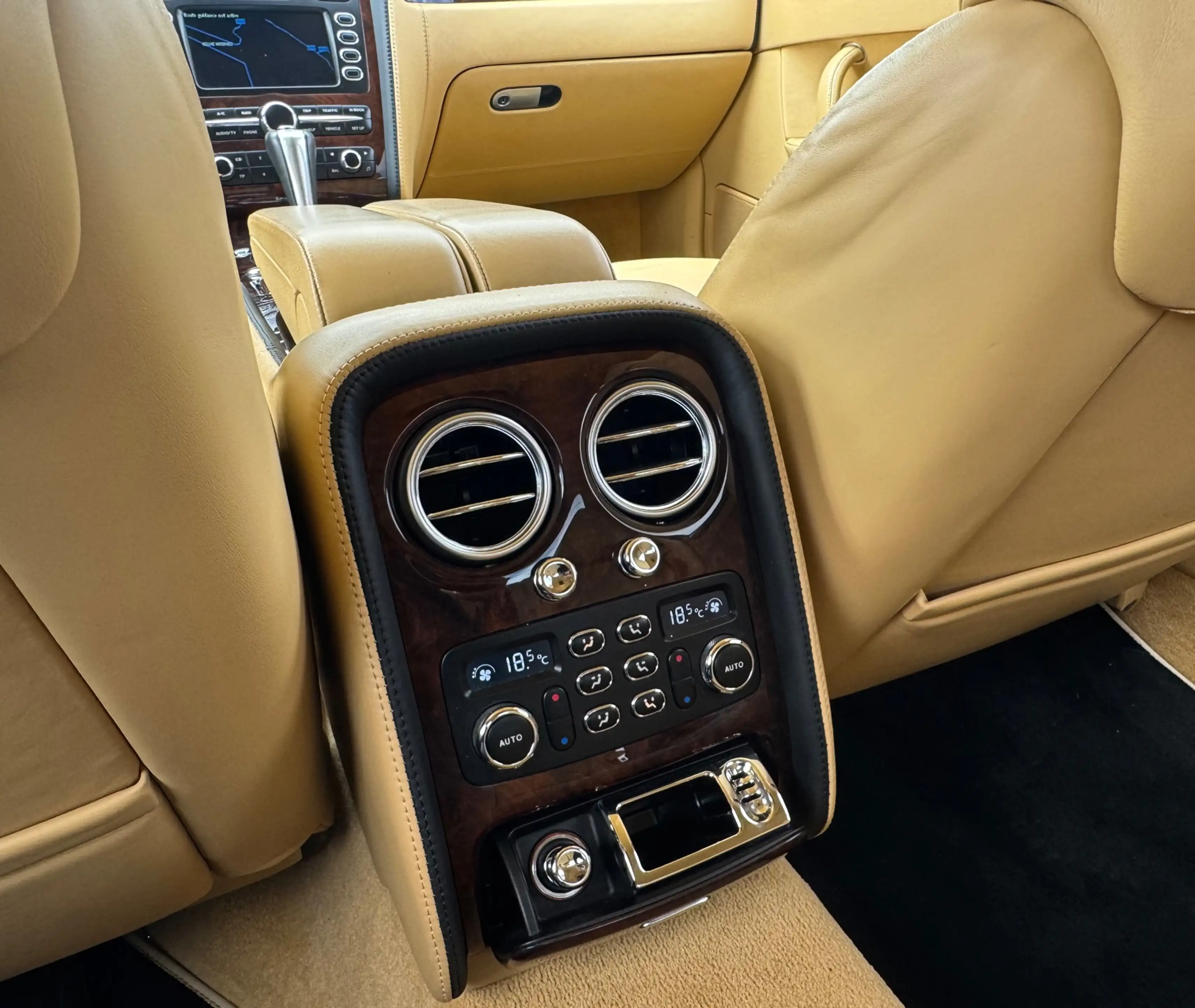 Bentley Flying Spur Continental 6.0 W12 — photo 15