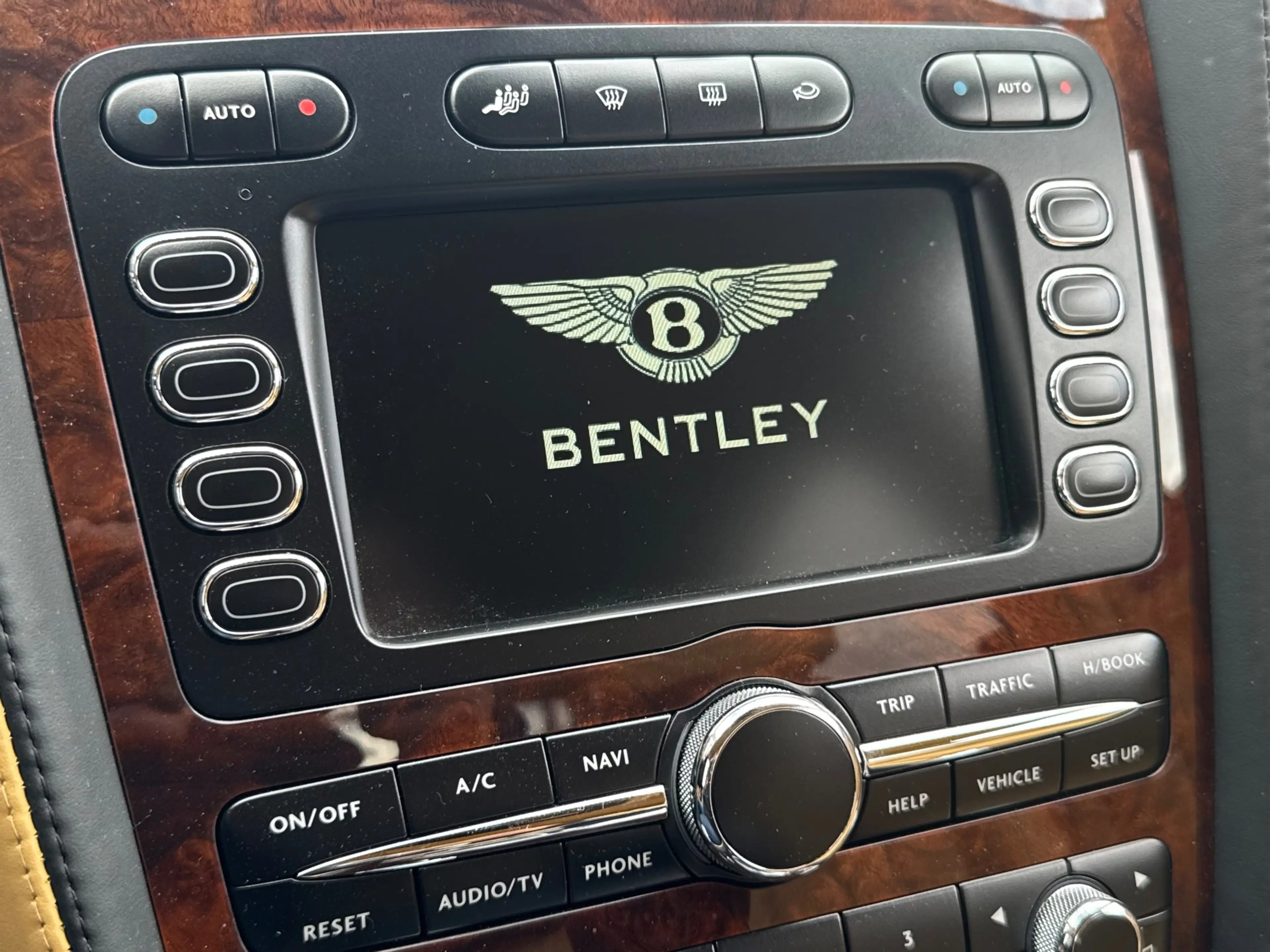 Bentley Flying Spur Continental 6.0 W12 — photo 20