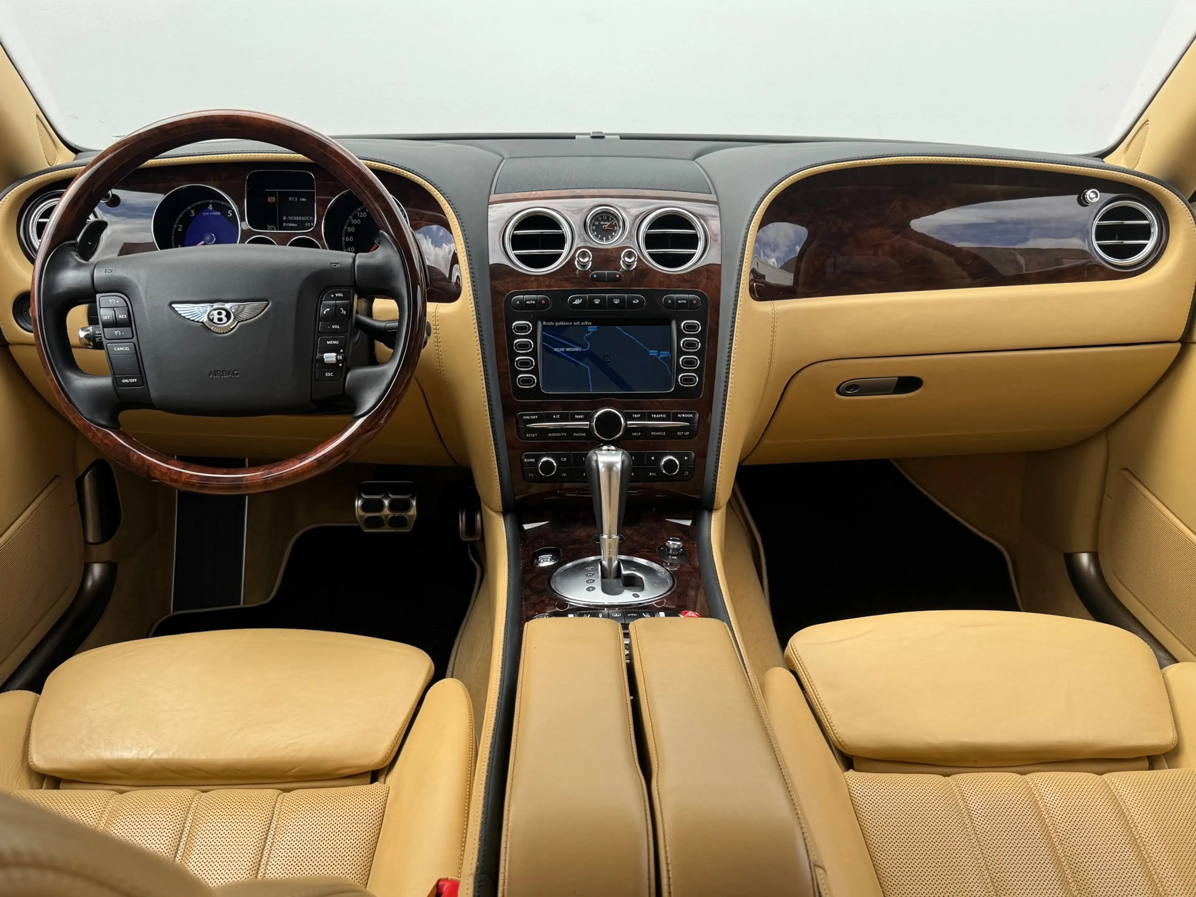 Bentley Flying Spur Continental 6.0 W12 — photo 3