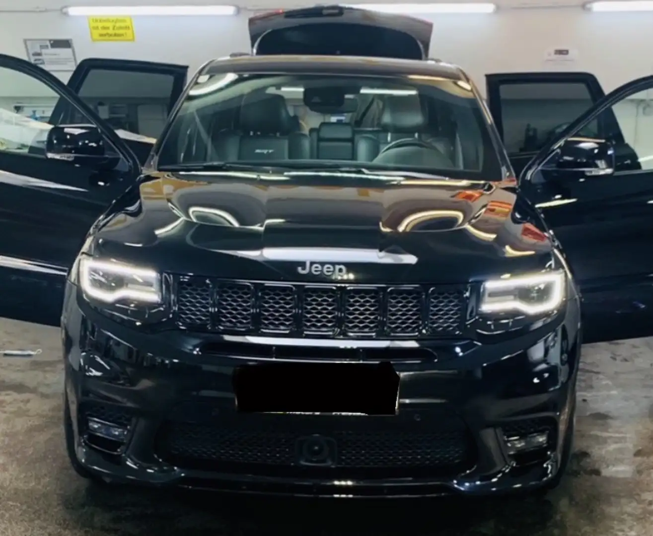 Jeep Grand Cherokee 6,4 V8 HEMI SRT - 1