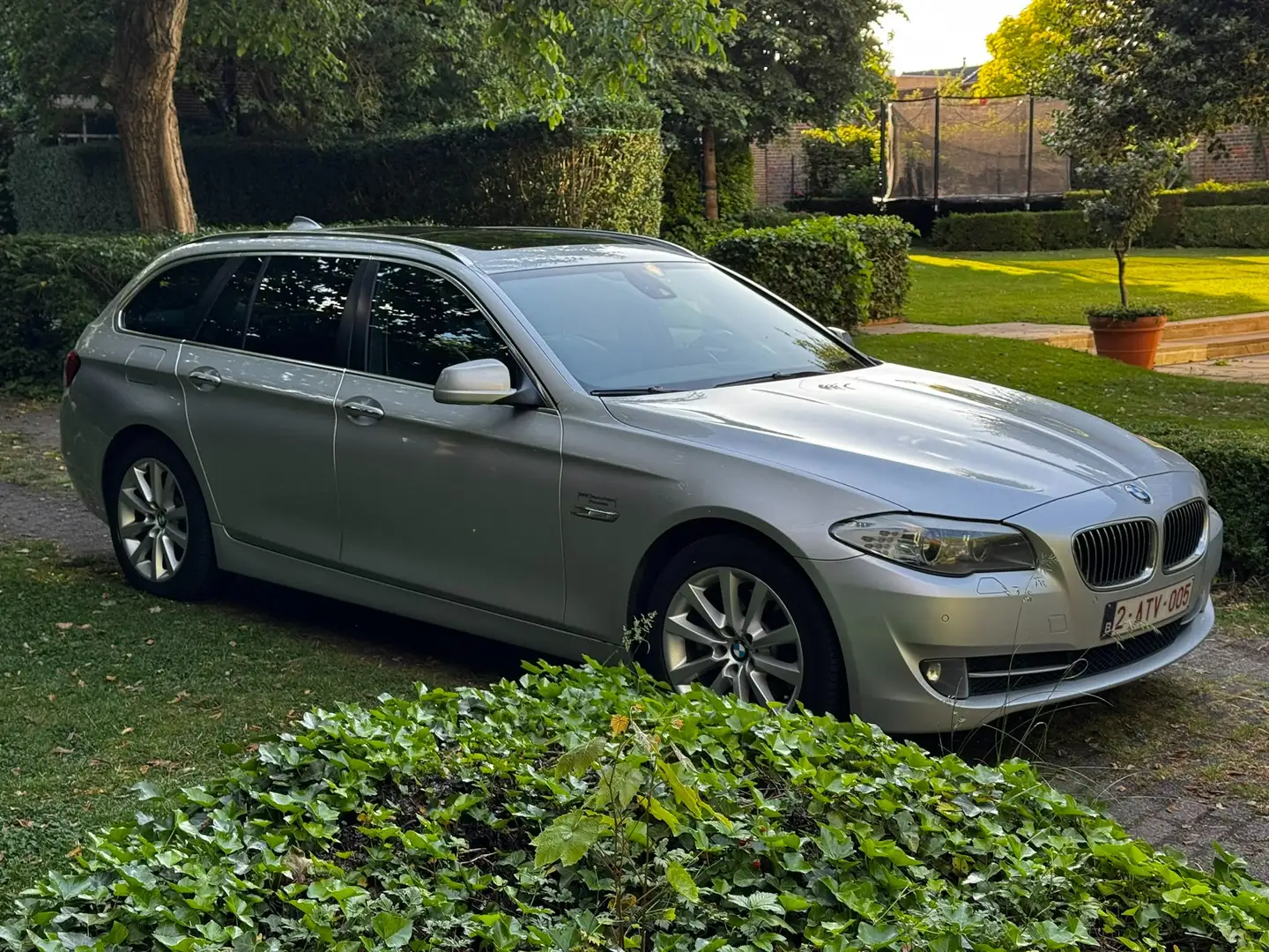 BMW 520 520d Touring **Exclusive Line**, Trekhaak + Winter Zilver - 2