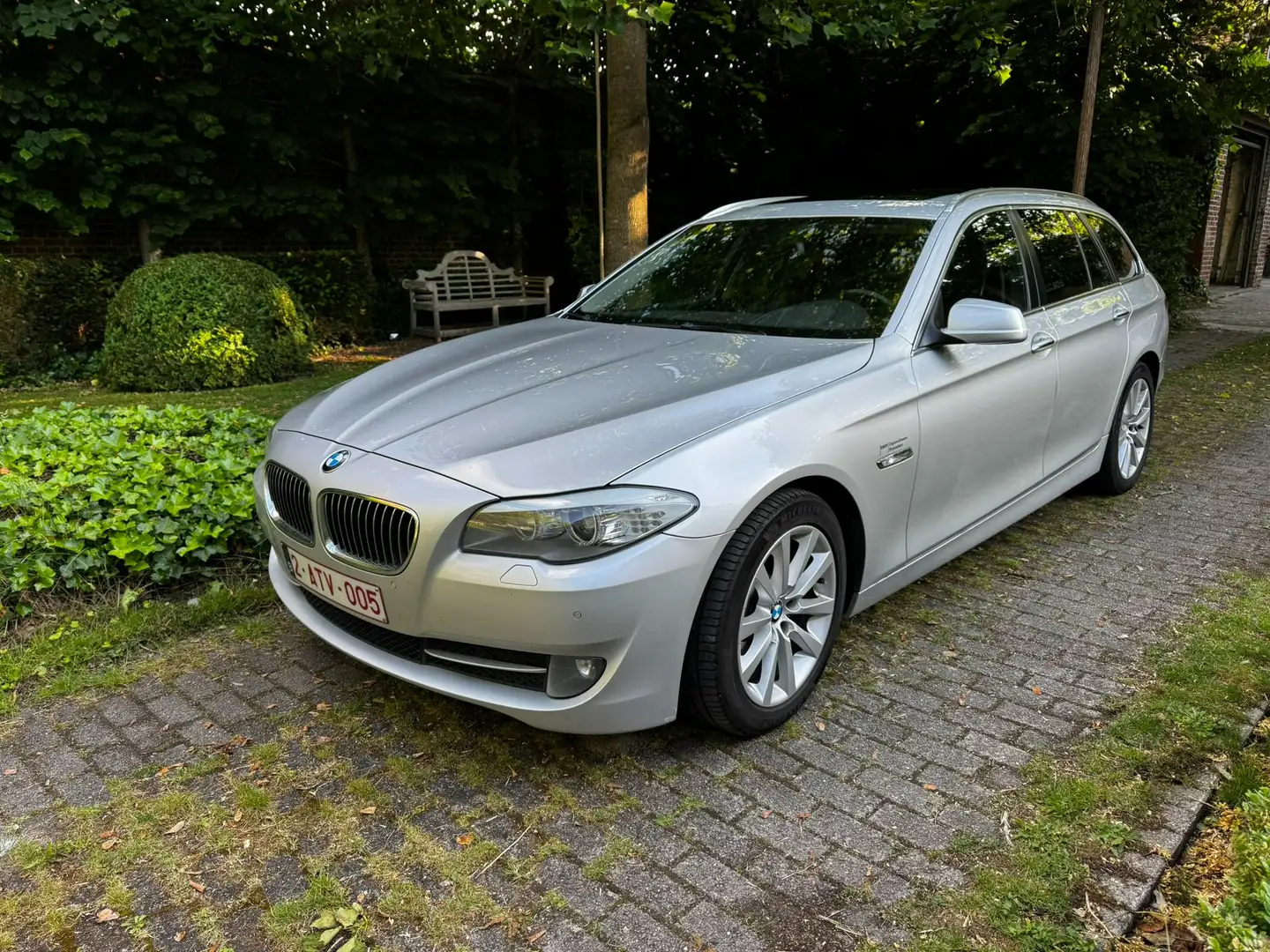 BMW 520 520d Touring **Exclusive Line**, Trekhaak + Winter Zilver - 1