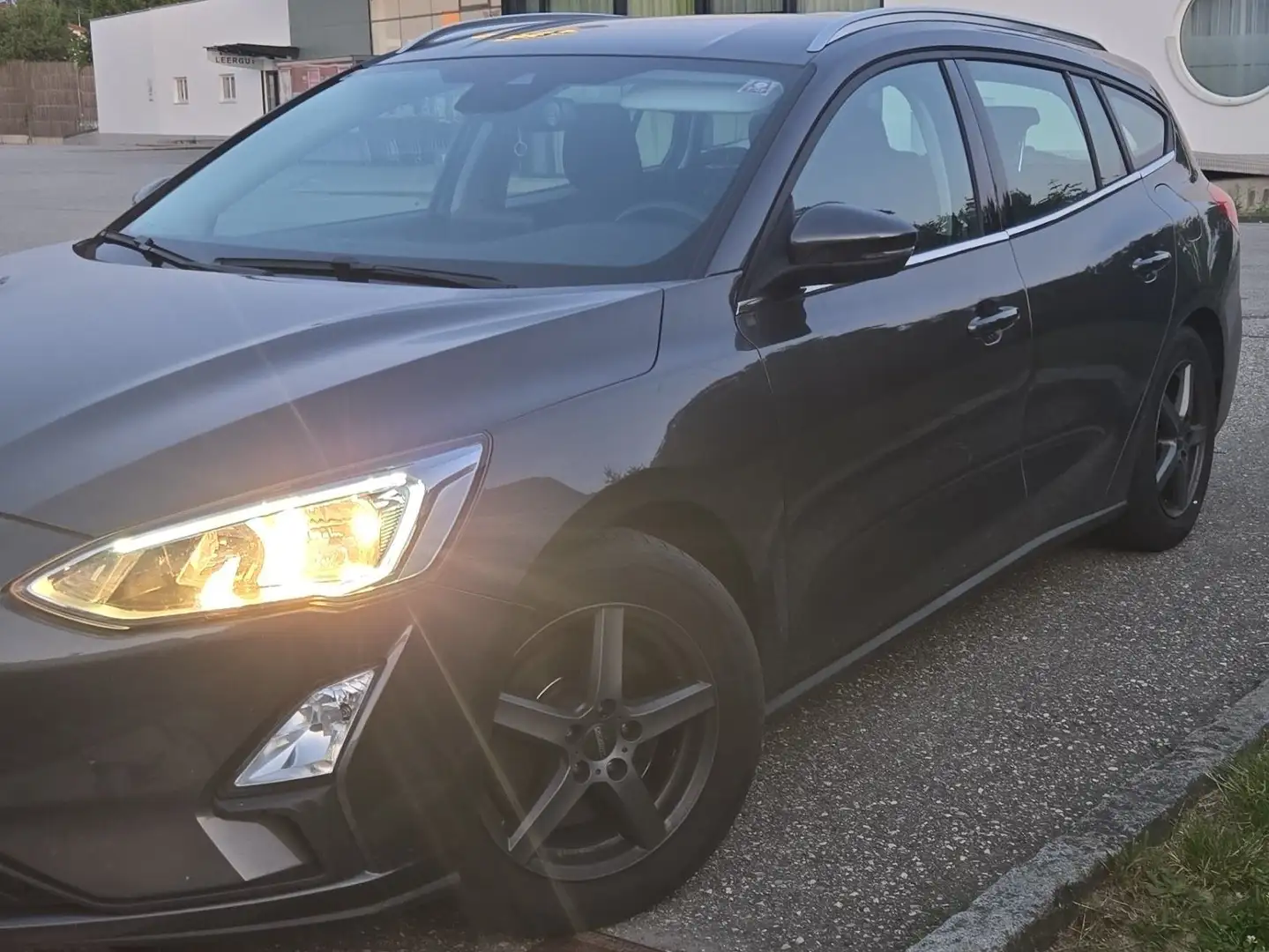 Ford Focus Focus Focus 1,6 cool and connect smeđa - 1