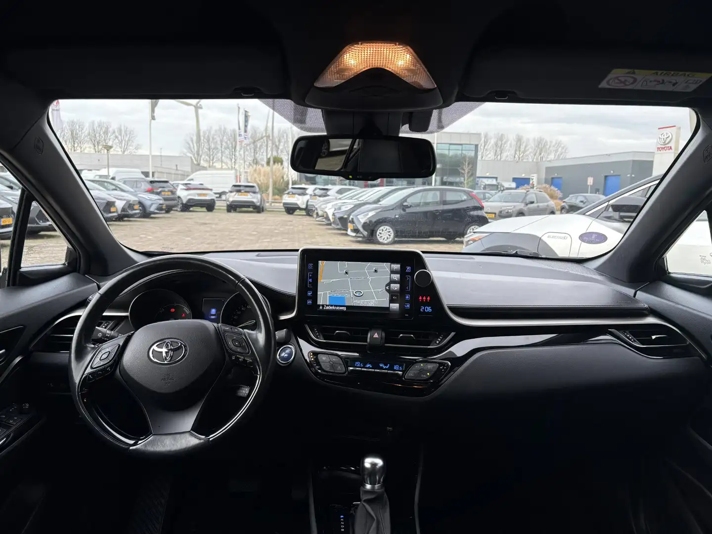 Toyota C-HR 1.8 Hybrid Business Intro | Trekhaak | Dodehoek se Rood - 2