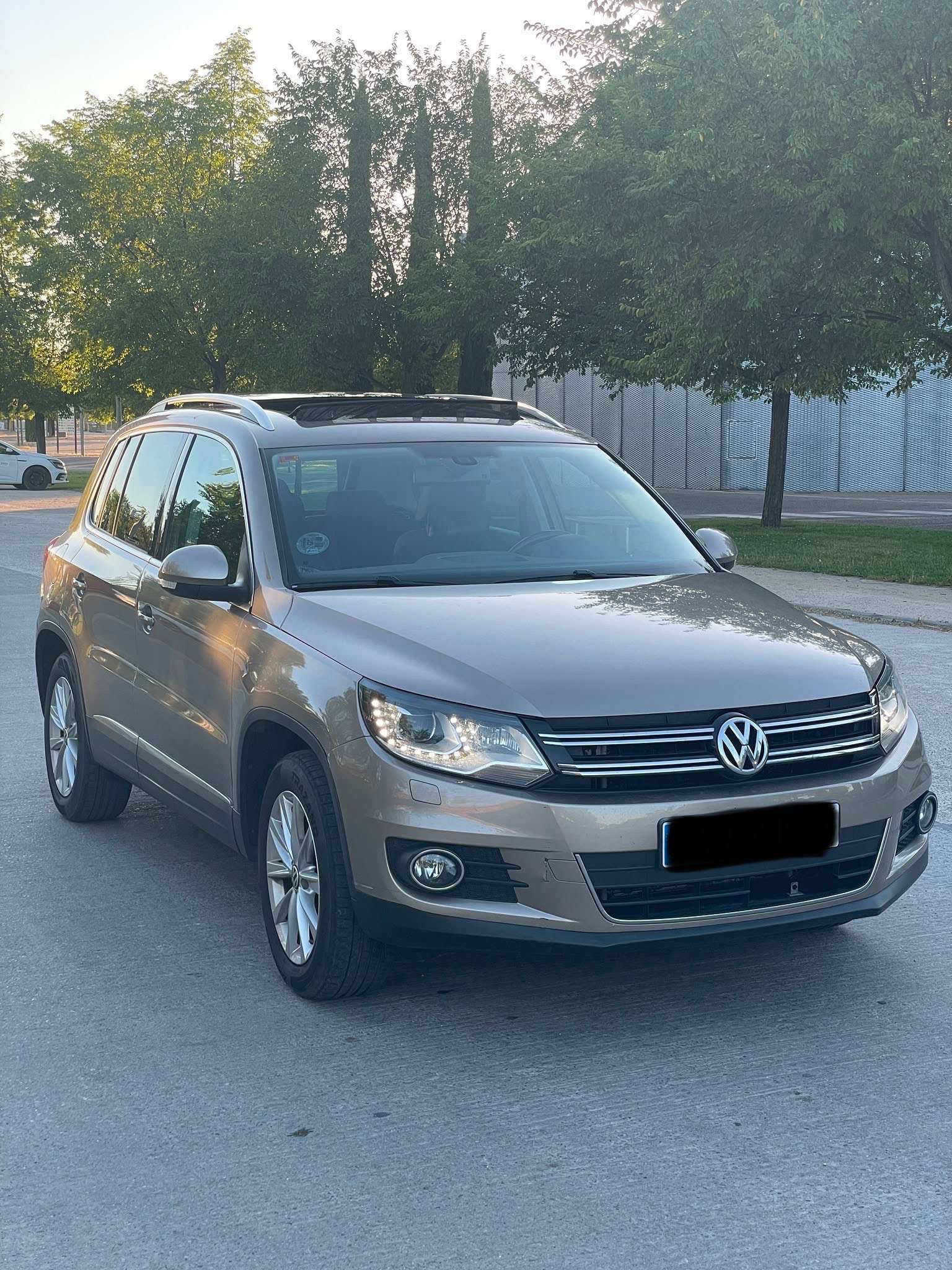 Volkswagen Tiguan 2.0TDI BMT Country 4Motion 140 - foto 1