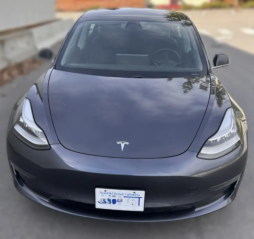 Tesla Model 3 fotografie Tesla Model 3