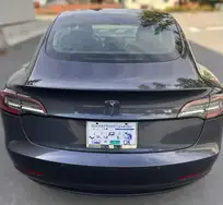 Tesla Model 3 снимка Tesla Model 3