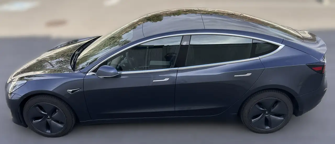 Tesla Model 3 fotografie Tesla Model 3