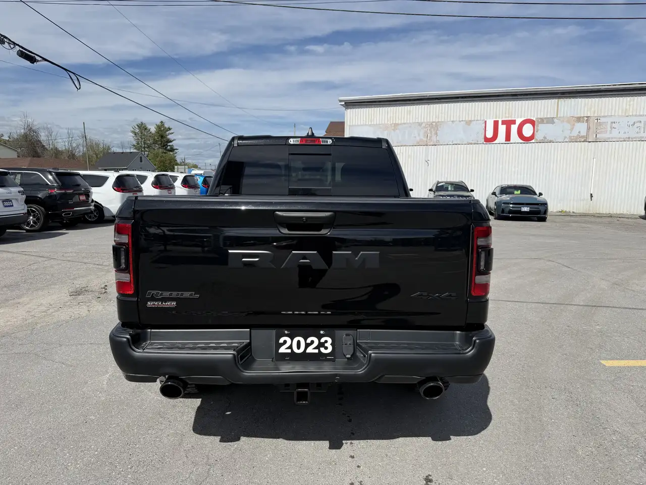 RAM 1500 снимка RAM 1500