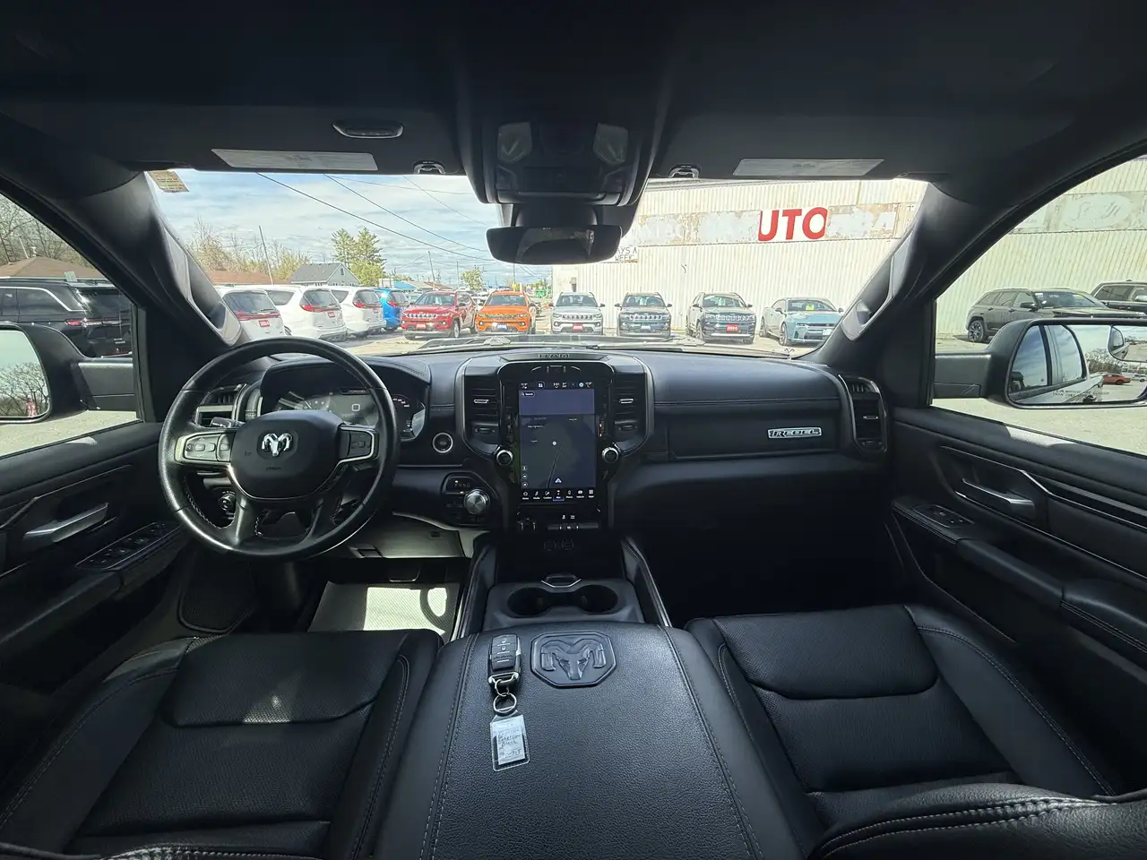 RAM 1500 снимка RAM 1500
