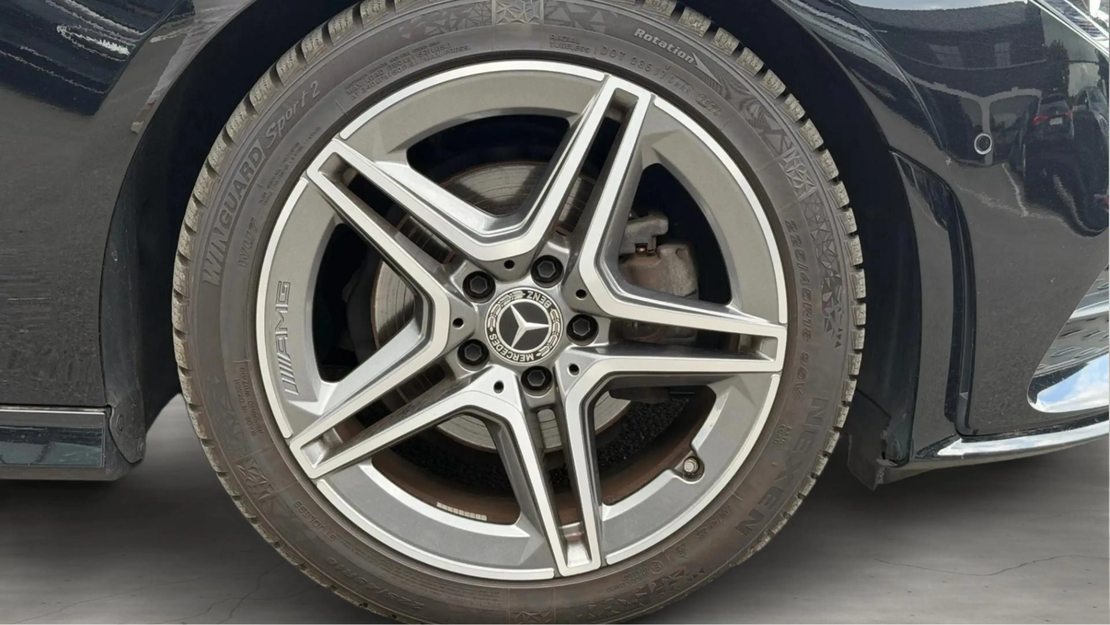 Mercedes-Benz CLA 180 Shooting Brake CLA AMG Line — photo 6