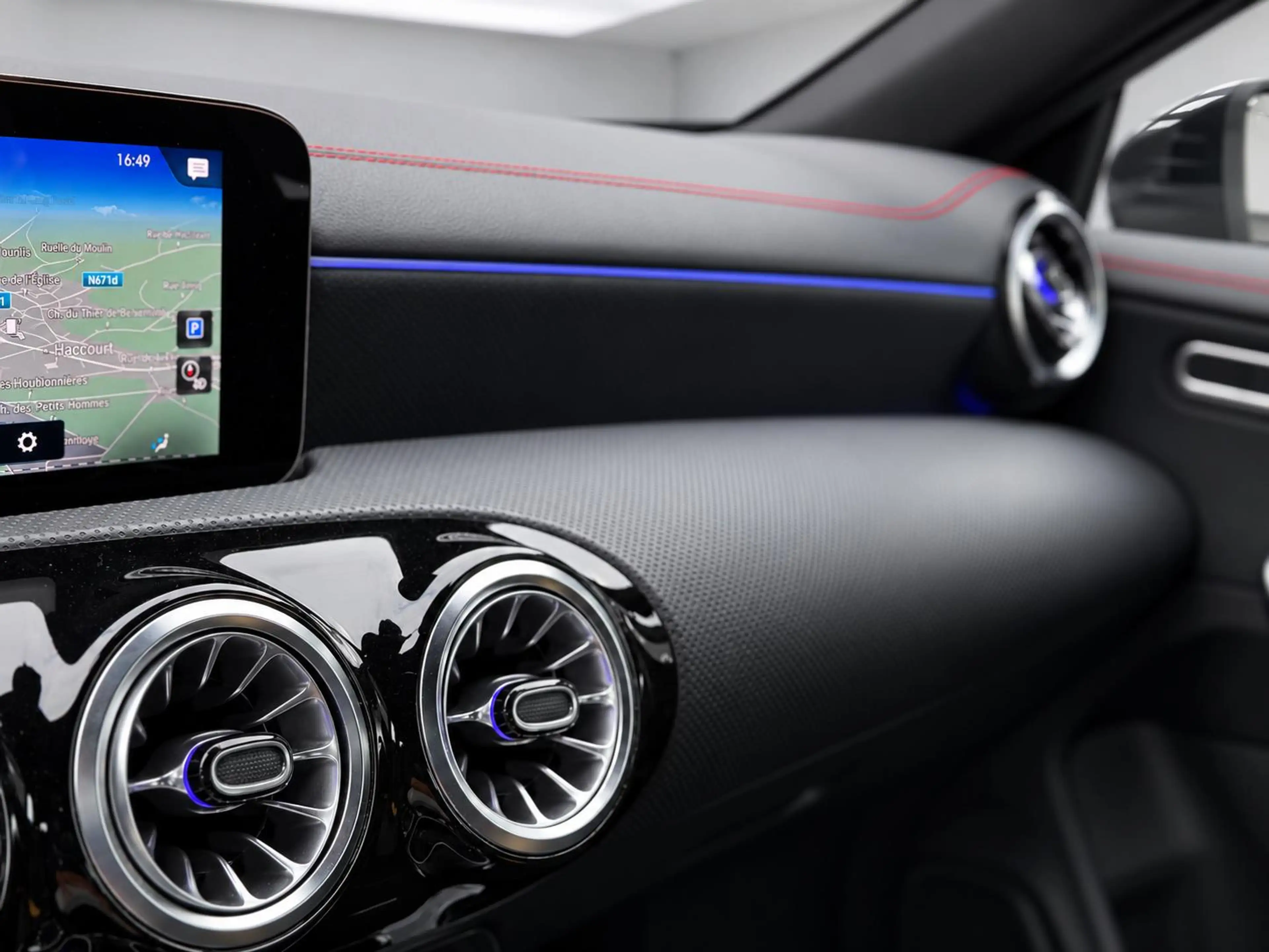 Mercedes-Benz CLA 180 Shooting Brake CLA AMG Line — photo 7