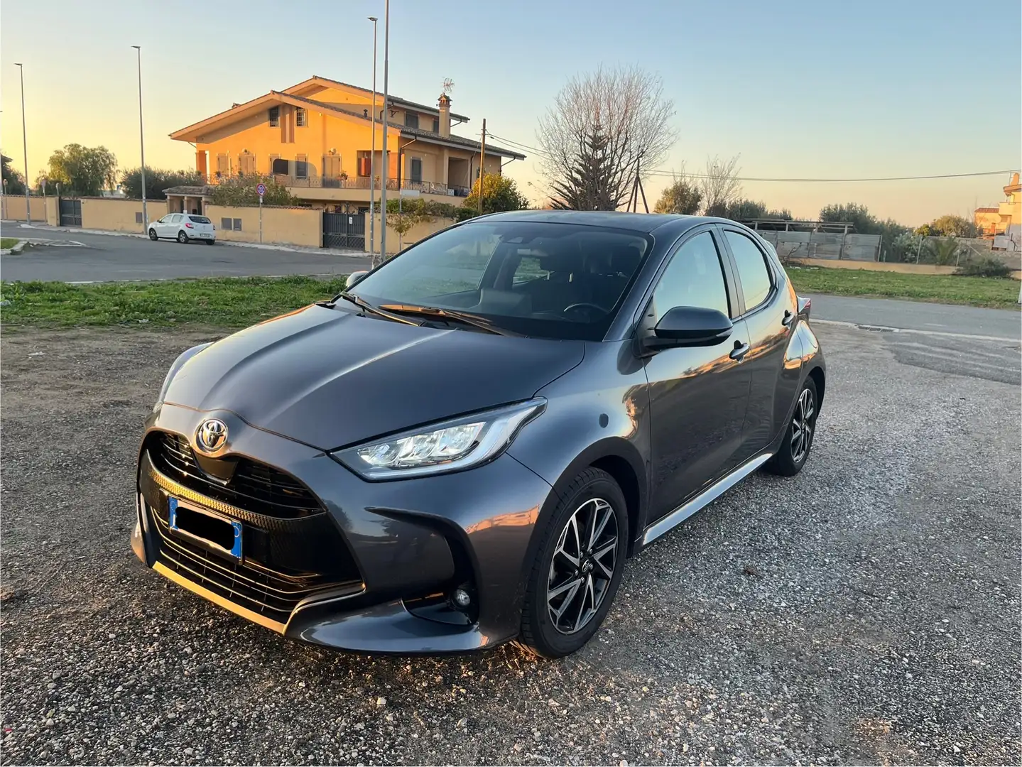 Toyota Yaris 1.0 Trend Grigio - 1