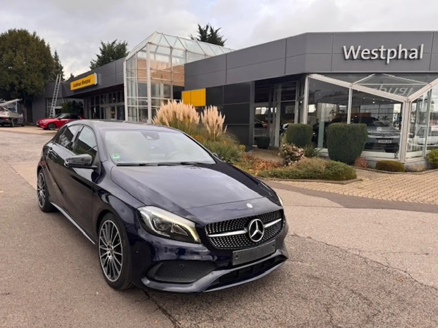 Mercedes-Benz A 220 d 4Matic 7G-DCT AMG Line - 1