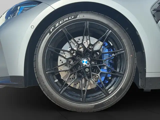 BMW M3 view 9