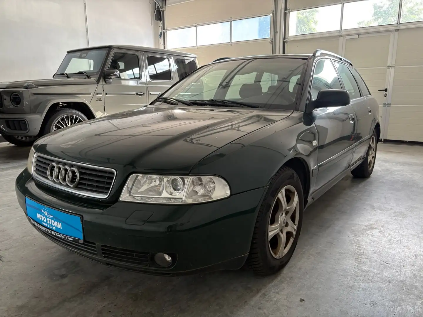 Audi A4 Audi  1.9 TDI*AHK*SHZ*KlimaA*Radio* Vert - 1