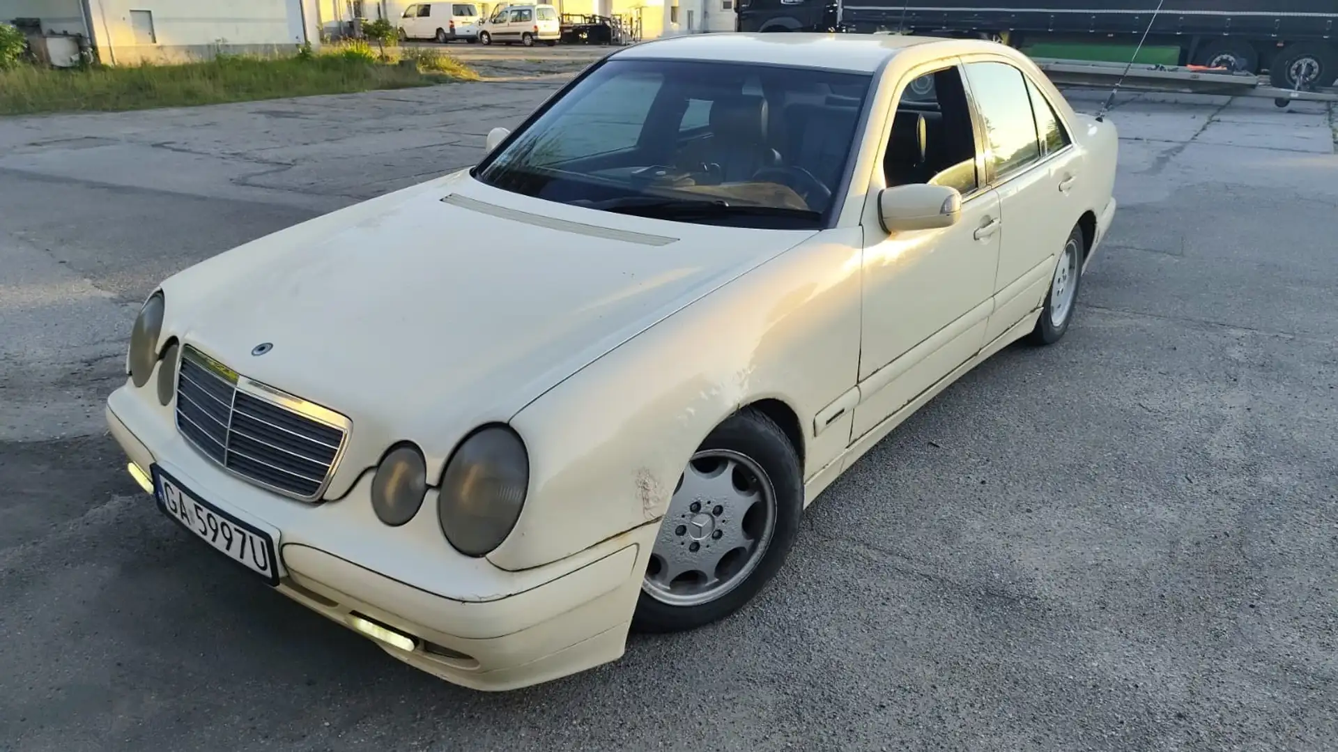 Mercedes-Benz E 220 CDI Automatik - 1
