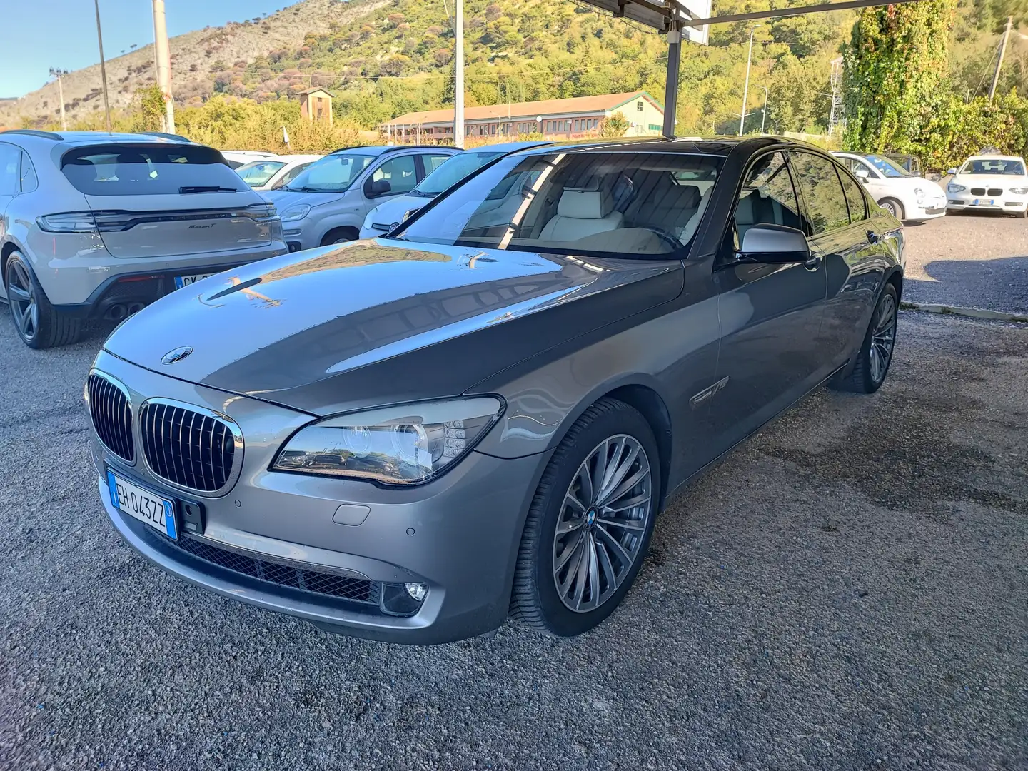 BMW 760 Serie 7 F/01-02 760i Eccelsa auto Grigio - 1