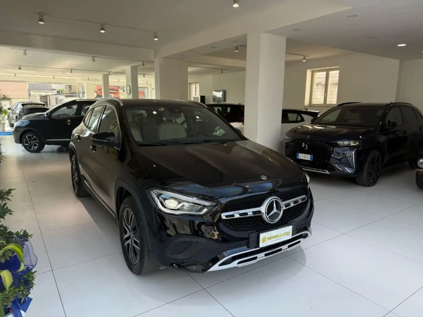 Mercedes-Benz GLA 200 d Automatic Sport Plus da €419,00 Nero - 2