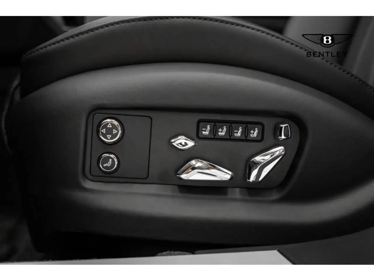 Bentley Flying Spur 2025 — фото 17