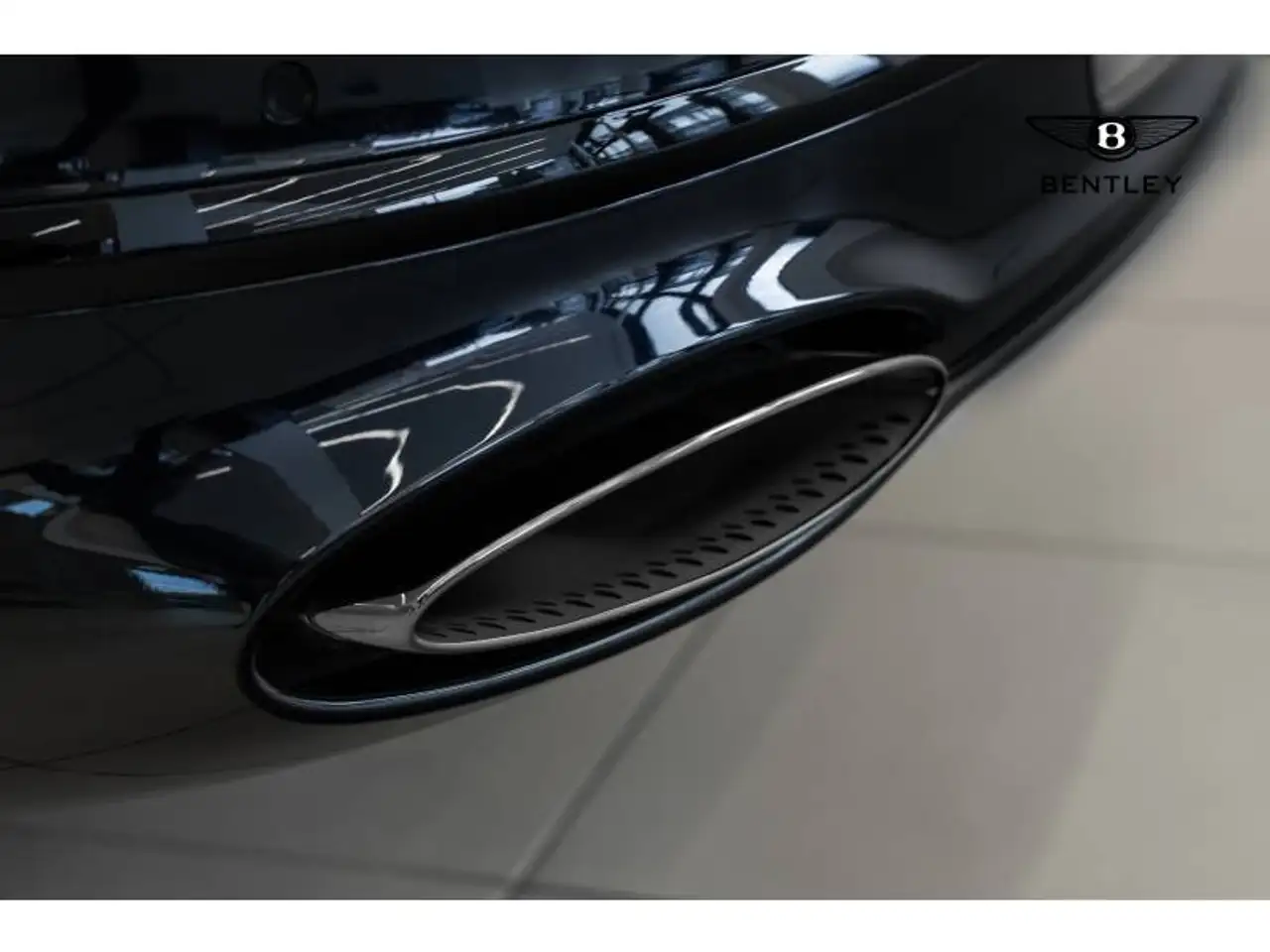 Bentley Flying Spur 2025 — фото 12