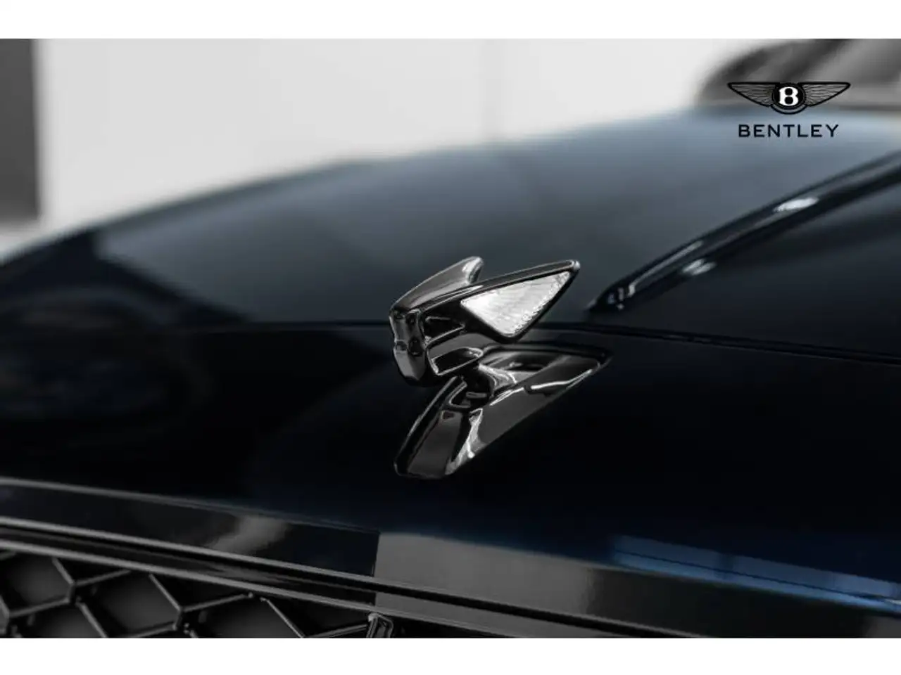 Bentley Flying Spur 2025 — фото 11