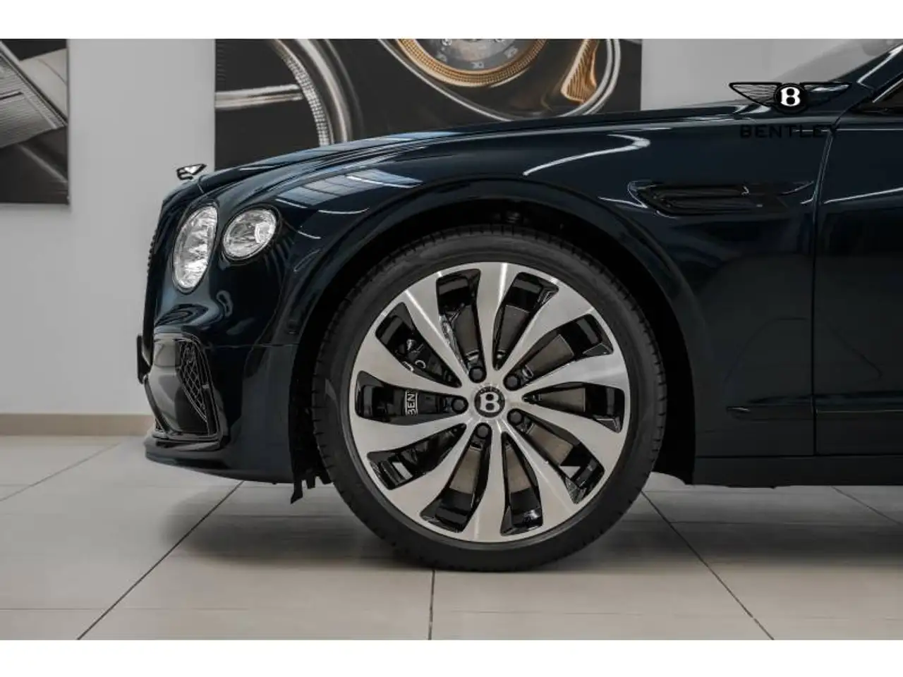 Bentley Flying Spur 2025 — фото 13