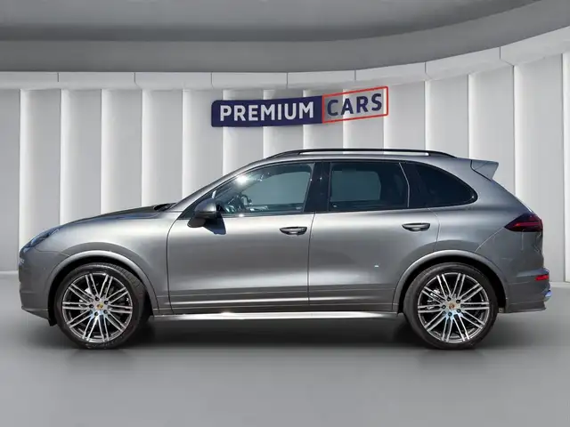 Porsche Cayenne view 2