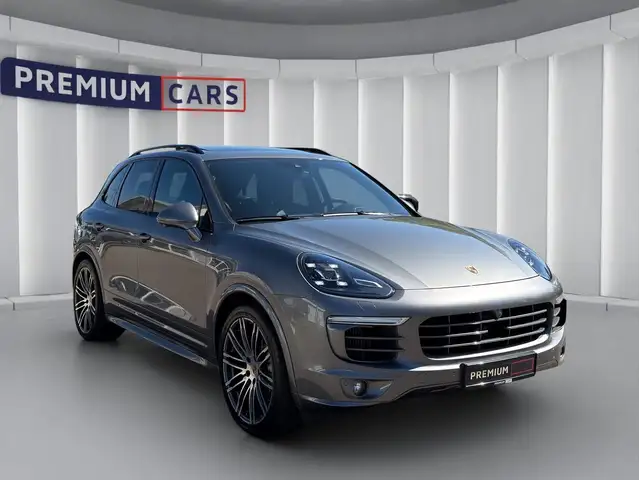 Porsche Cayenne view 7