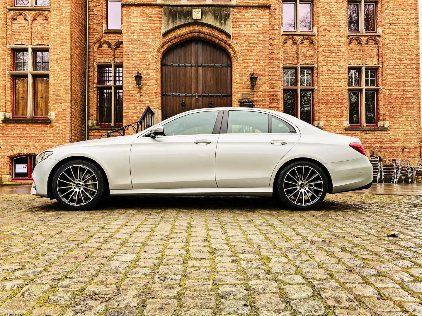 Mercedes-Benz E 220 E 220 d 9G-TRONIC AMG Line Argent - 1